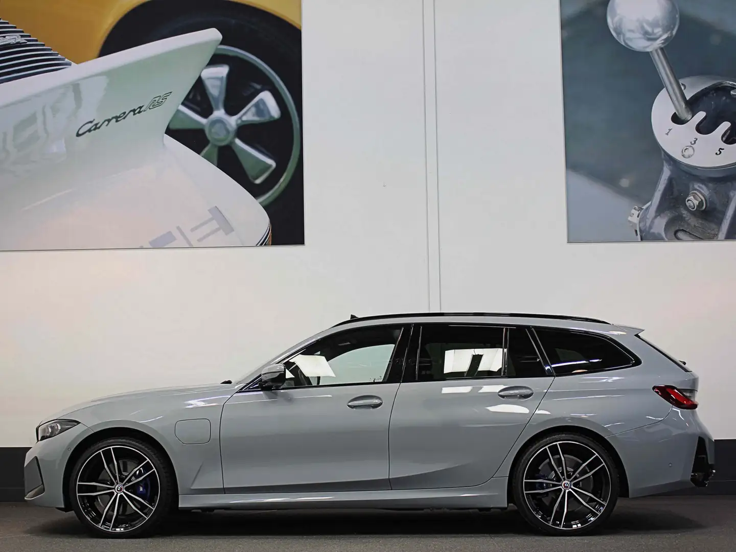 BMW 330 3-serie Touring 330e 292pk M-Sport-Pro | Carbon | Grigio - 2