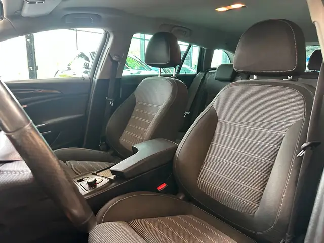 Opel Insignia view 8