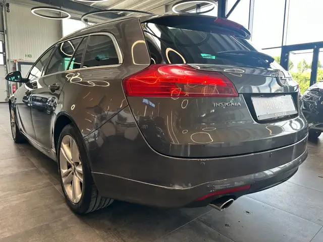 Opel Insignia view 5