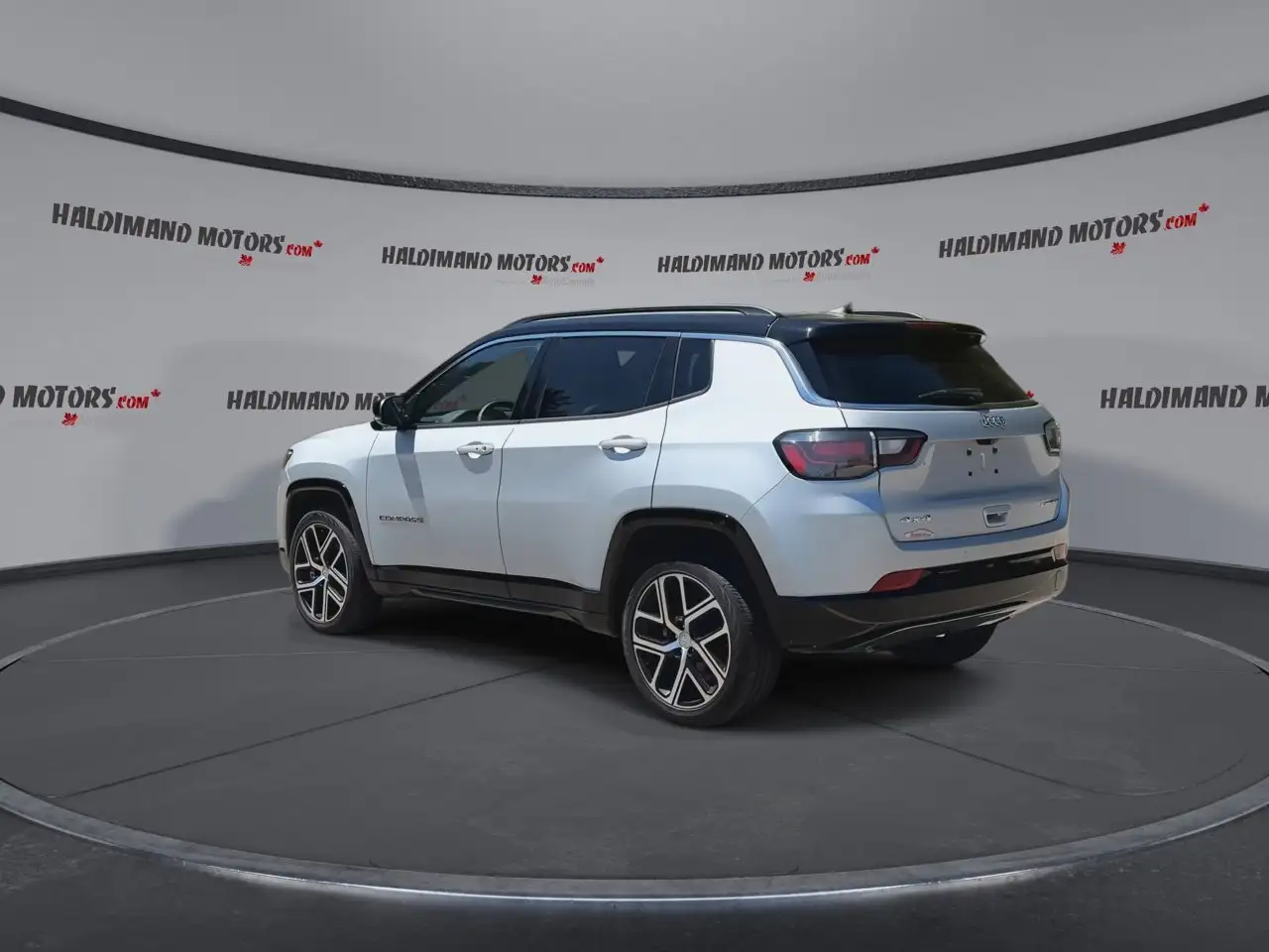 Jeep Compass photo Jeep Compass