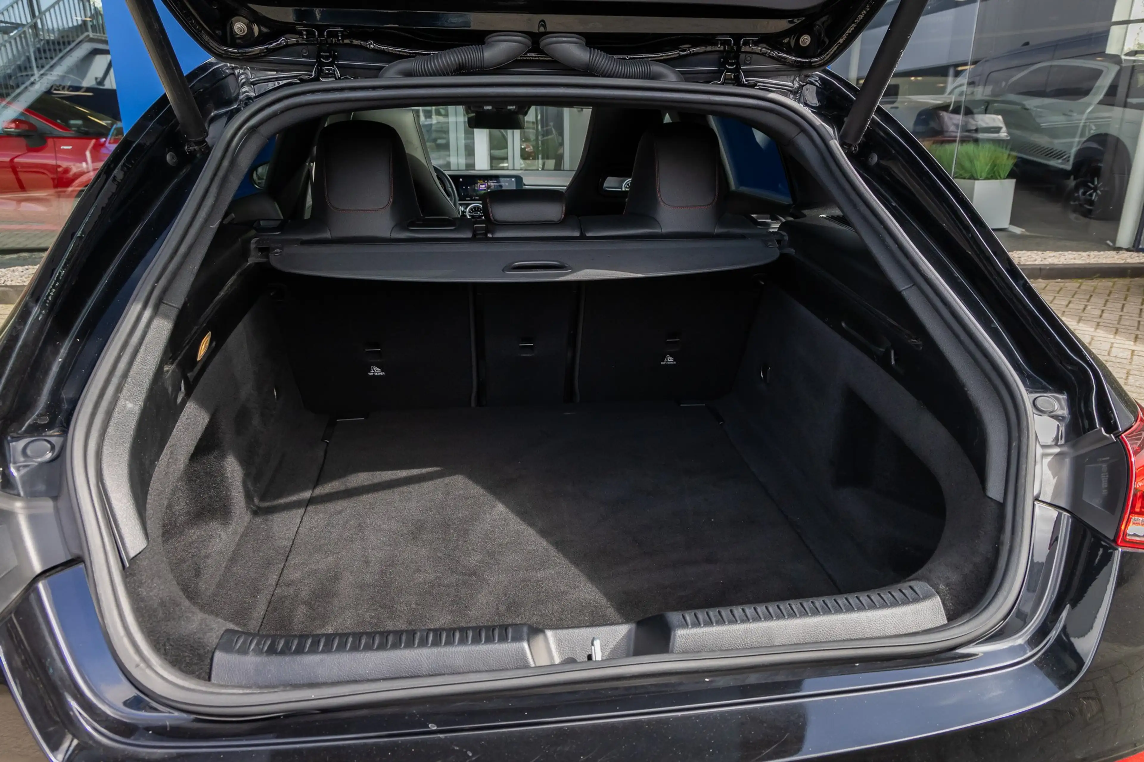 Mercedes-Benz CLA 180 Shooting Brake Business Solution AMG | Panoramadak — photo 13