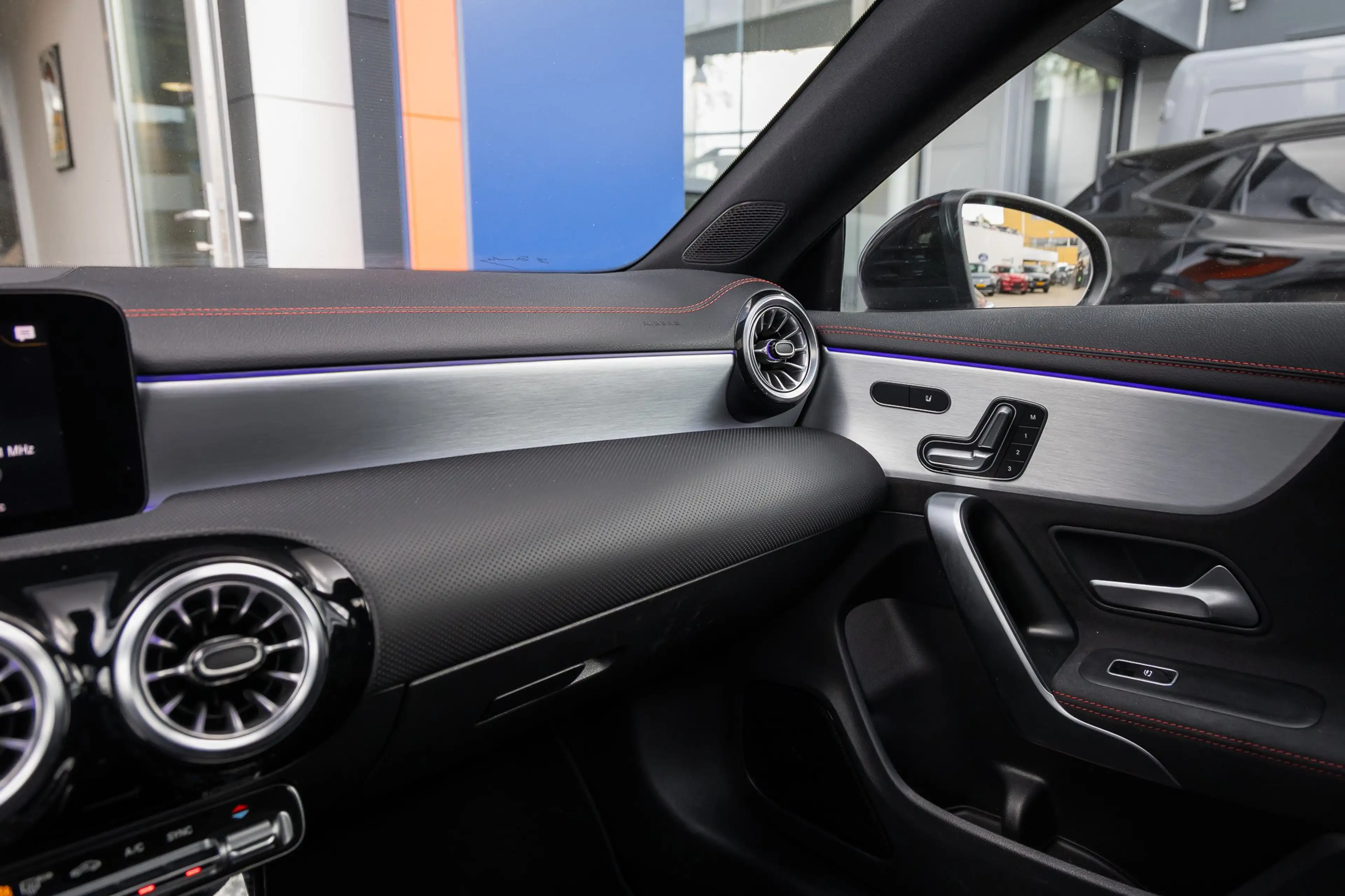 Mercedes-Benz CLA 180 Shooting Brake Business Solution AMG | Panoramadak — photo 39