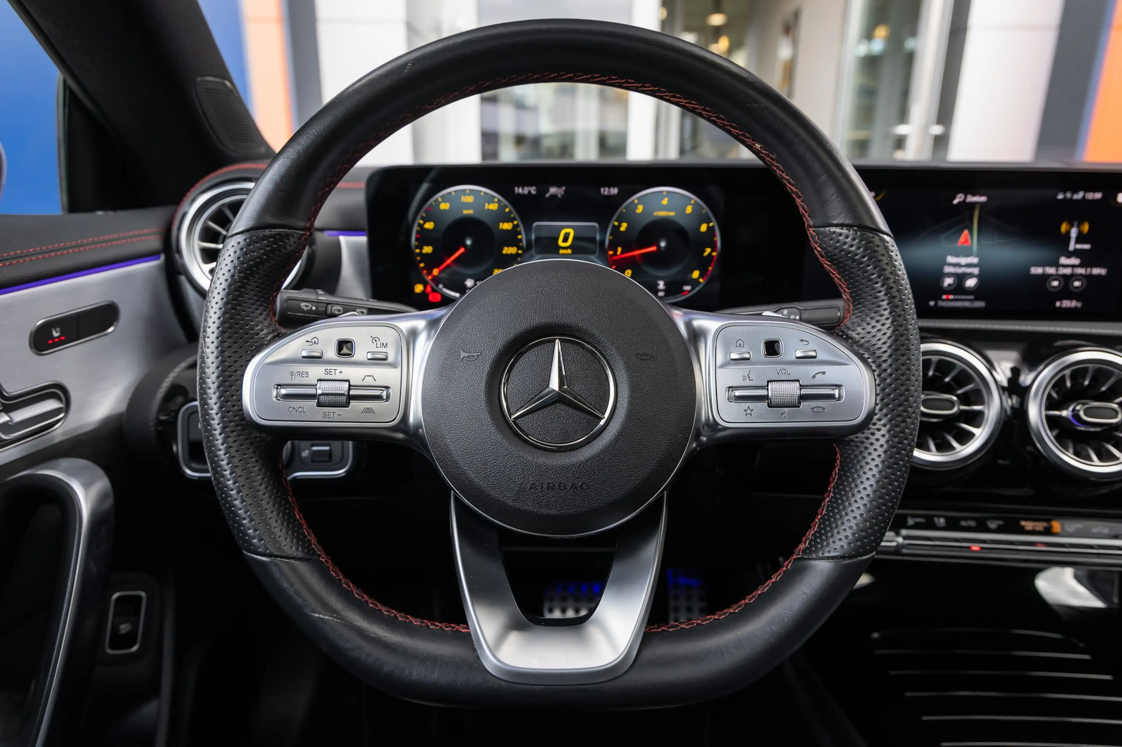 Mercedes-Benz CLA 180 Shooting Brake Business Solution AMG | Panoramadak — photo 31