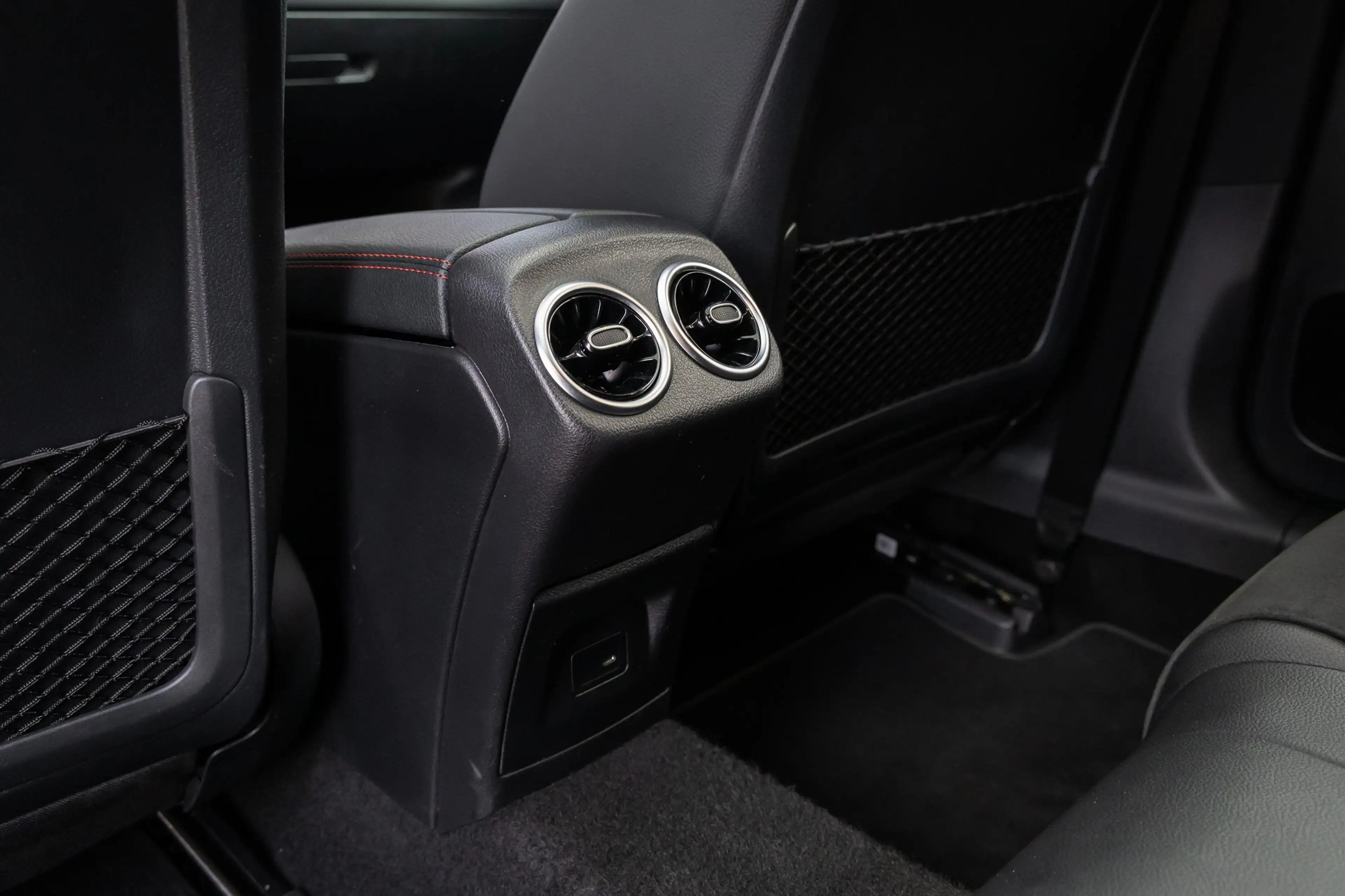Mercedes-Benz CLA 180 Shooting Brake Business Solution AMG | Panoramadak — photo 19