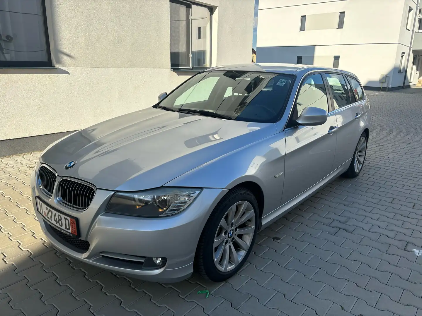 BMW 318 318d DPF Touring Aut. - 1