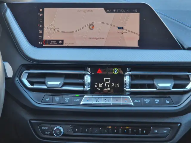 BMW 1 Series view 11