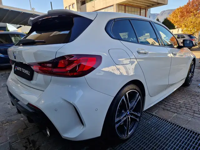 BMW 1 Series view 3