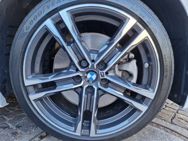 BMW 1 Series view 6