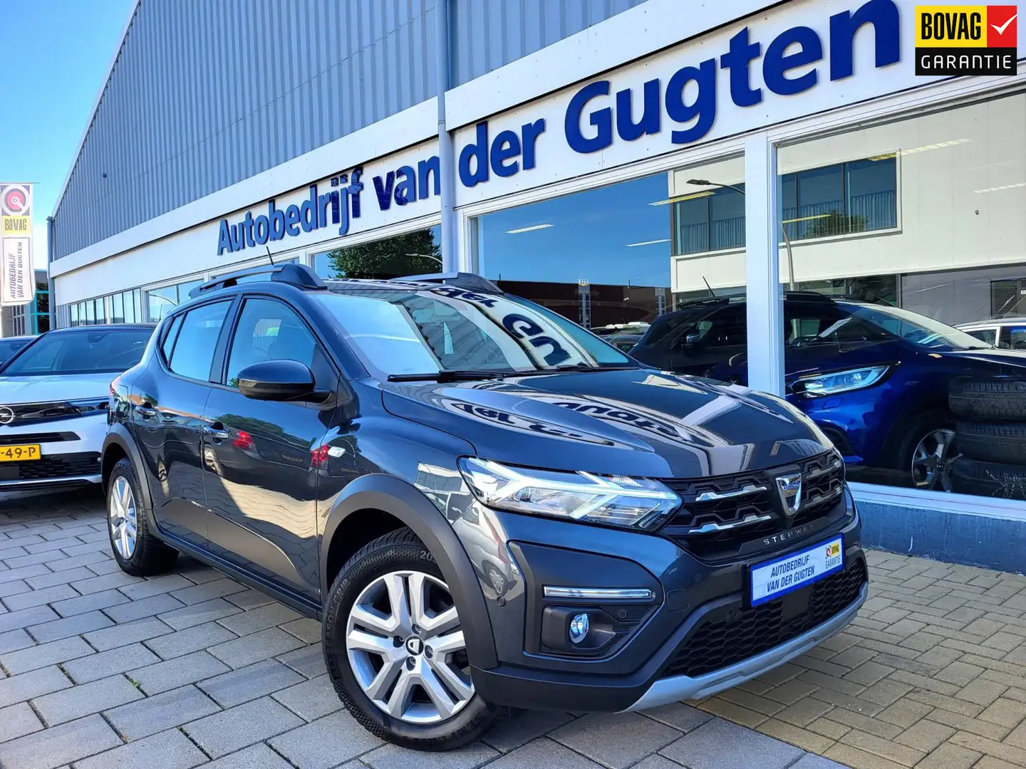 Dacia Sandero Stepway 1.0 TCe 100 Bi-Fuel Essential / Carplay & Grijs - 1