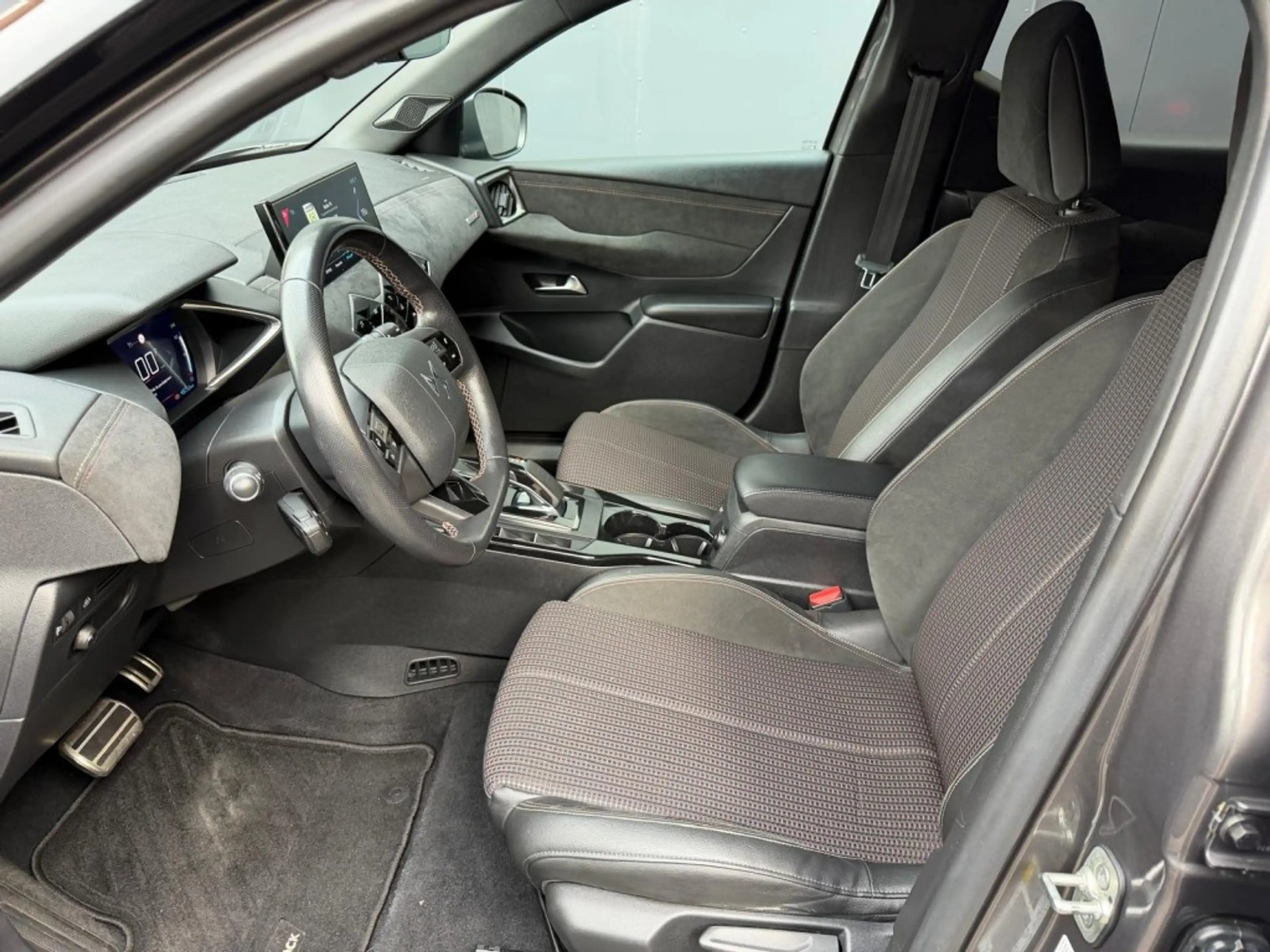 DS Automobiles DS 3 Crossback E-TENSE BUSINESS SOH 92% — photo 6