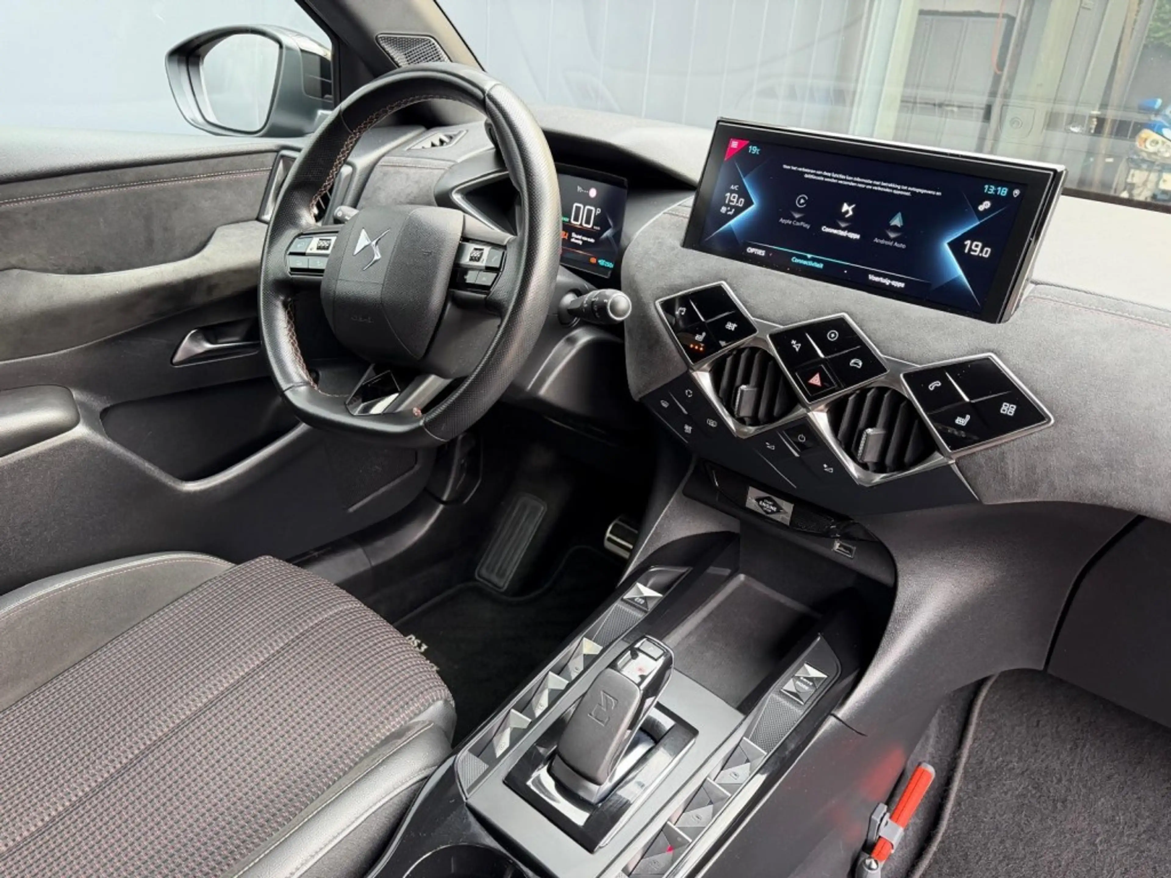 DS Automobiles DS 3 Crossback E-TENSE BUSINESS SOH 92% — photo 7