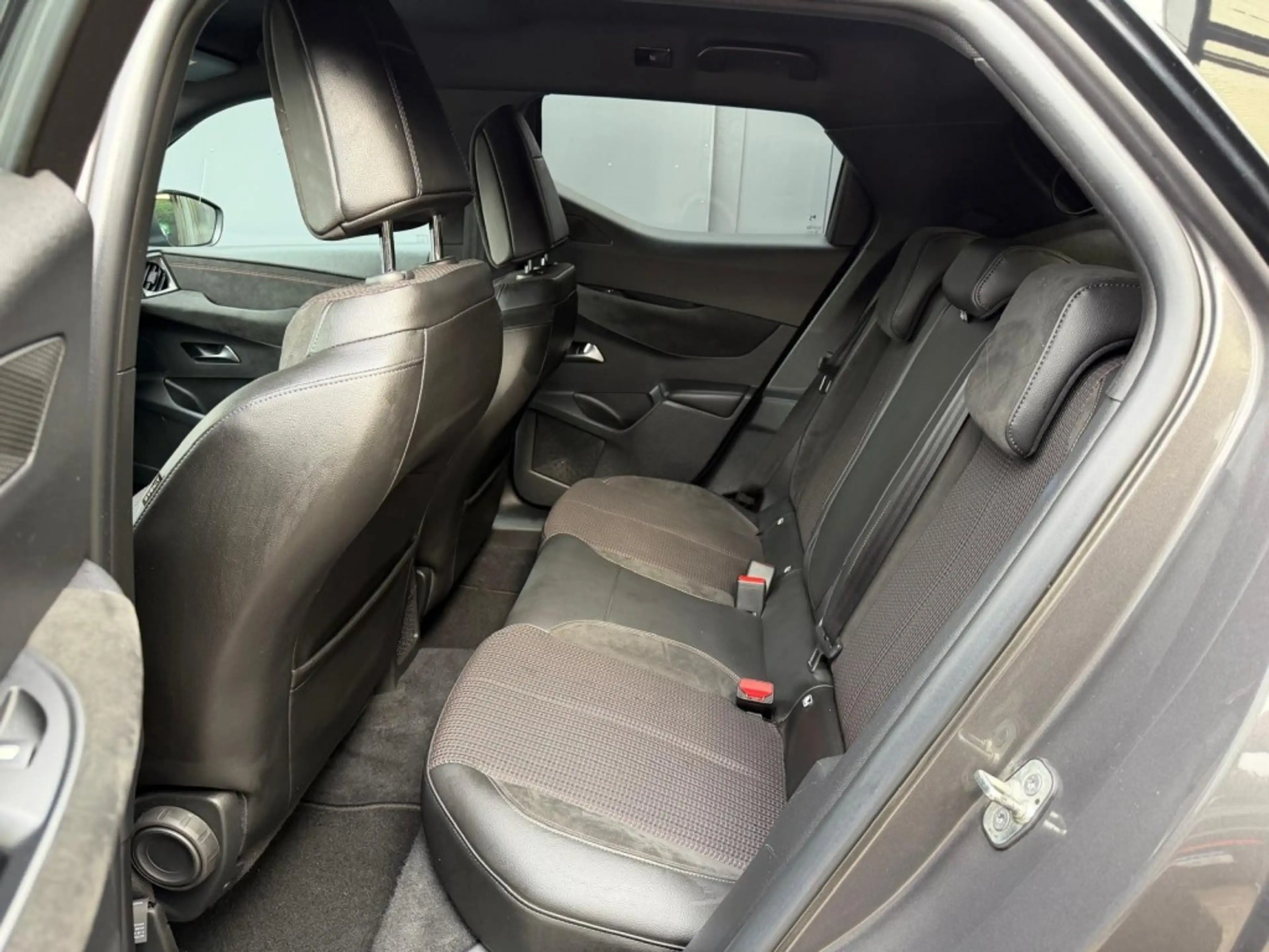 DS Automobiles DS 3 Crossback E-TENSE BUSINESS SOH 92% — photo 8