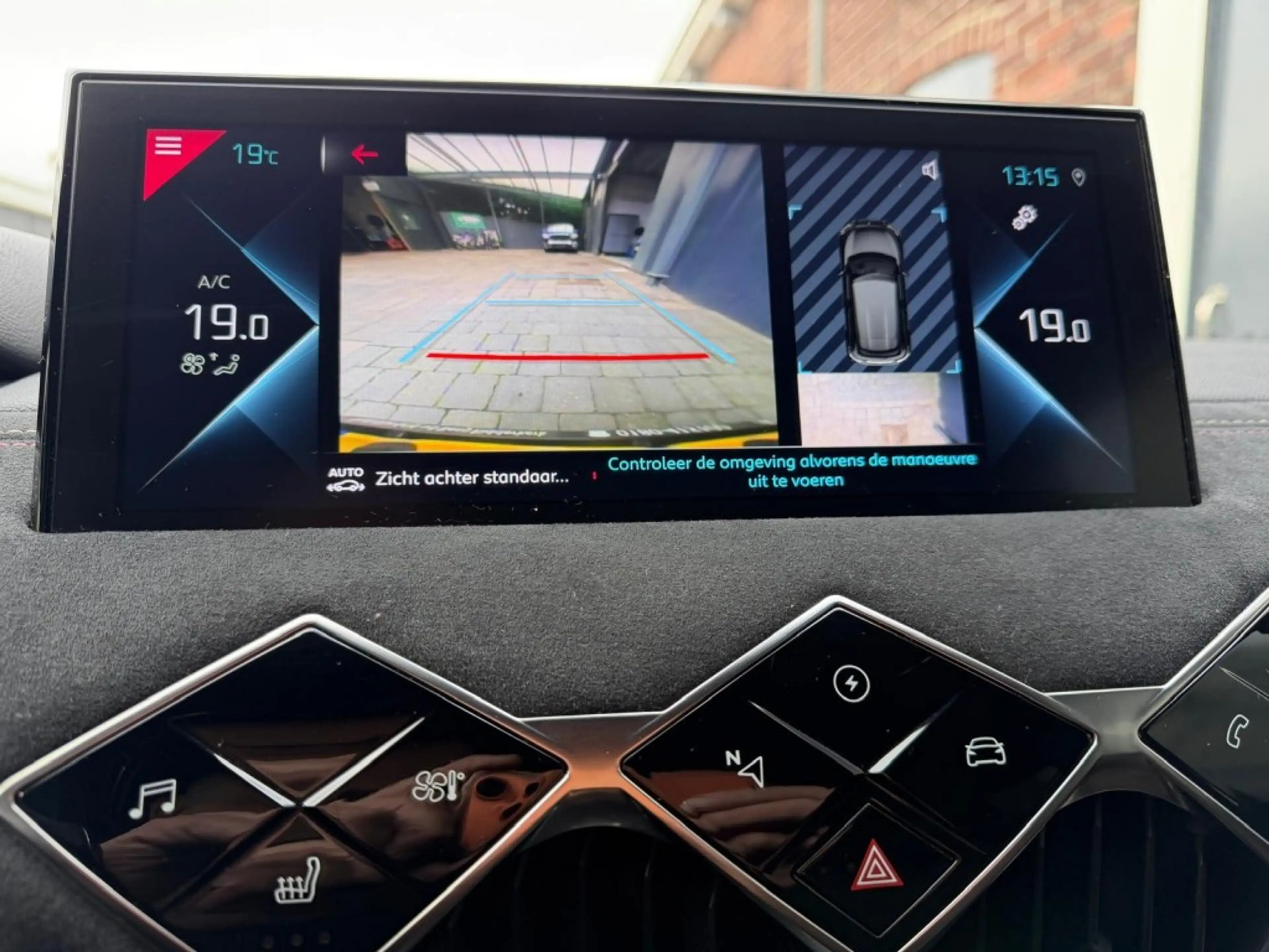 DS Automobiles DS 3 Crossback E-TENSE BUSINESS SOH 92% — photo 12