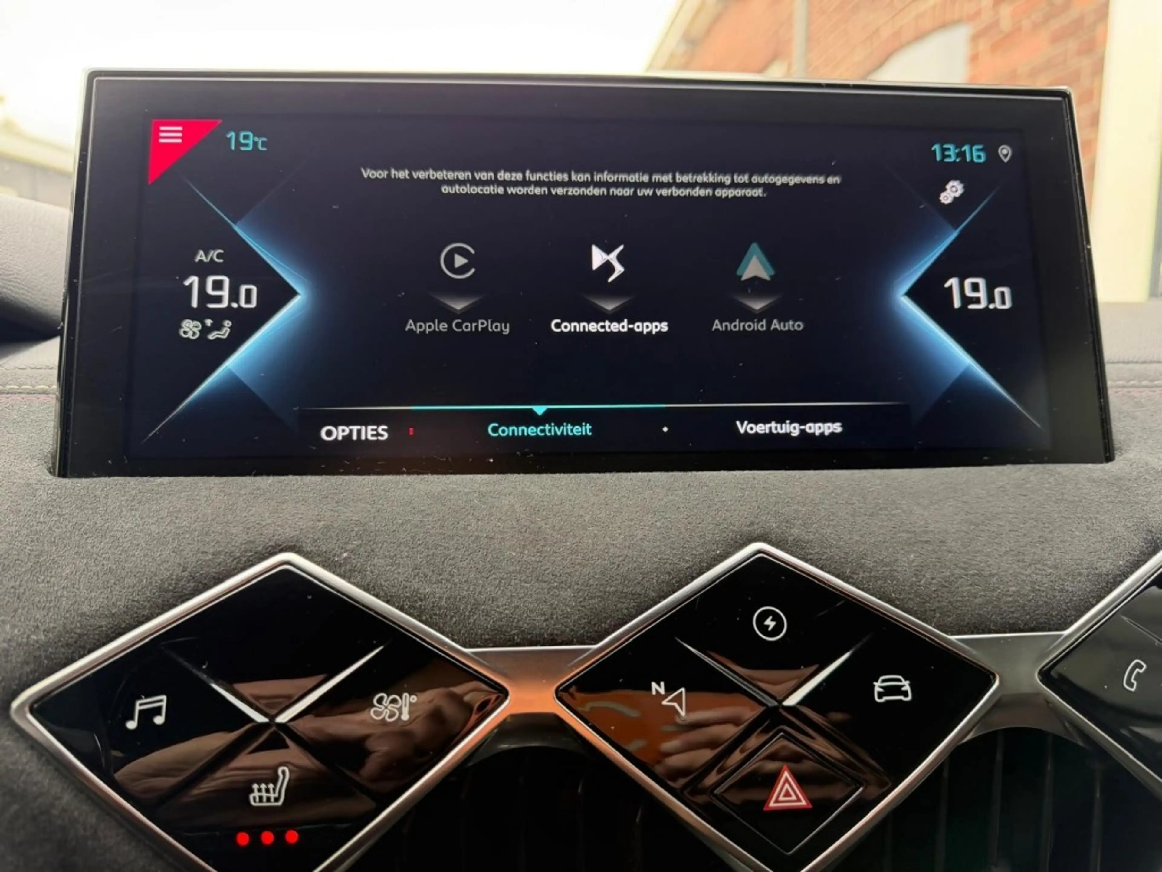 DS Automobiles DS 3 Crossback E-TENSE BUSINESS SOH 92% — photo 15