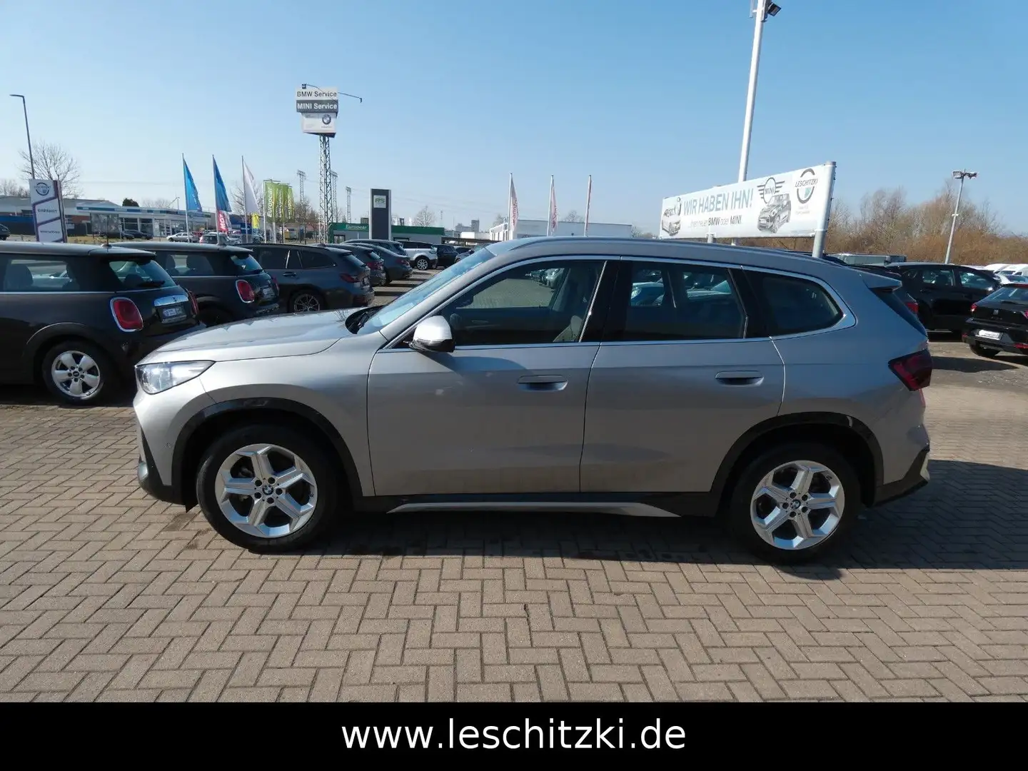 BMW X1 sDrive18i xLine/Automatik/LED/DAB/Dachreling Silber - 2