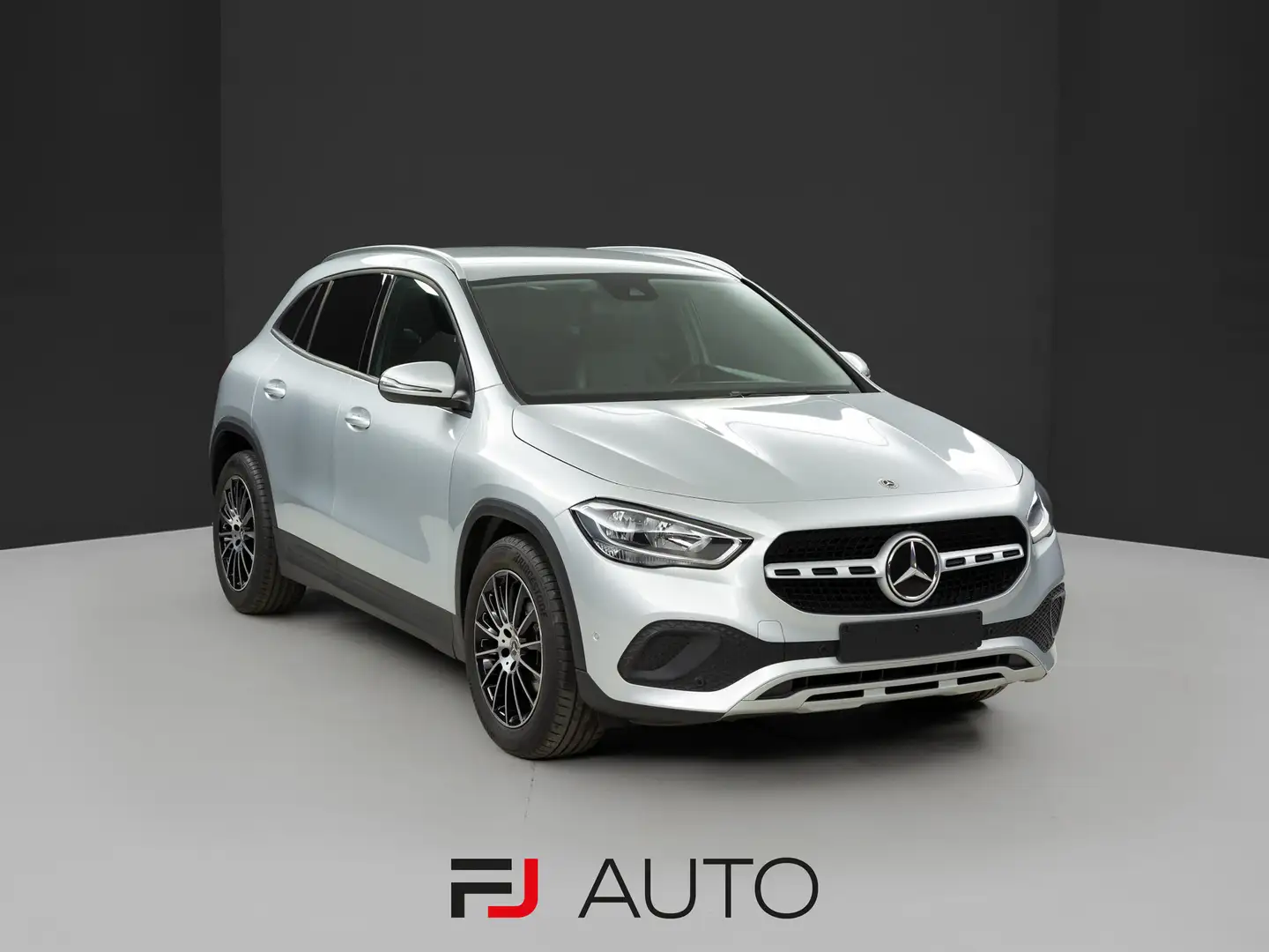 Mercedes-Benz GLA 200 200 d Sport 4matic auto Silber - 1