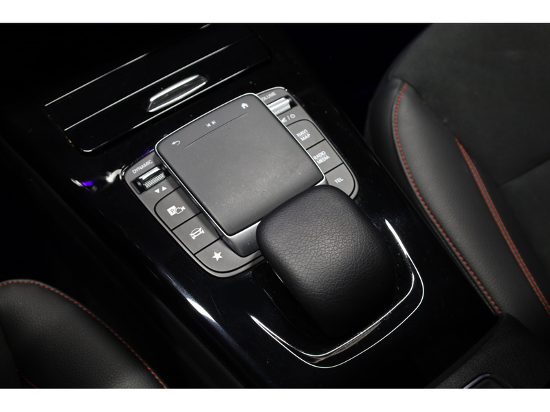 Mercedes-Benz A 220 D AMG Line — photo 6