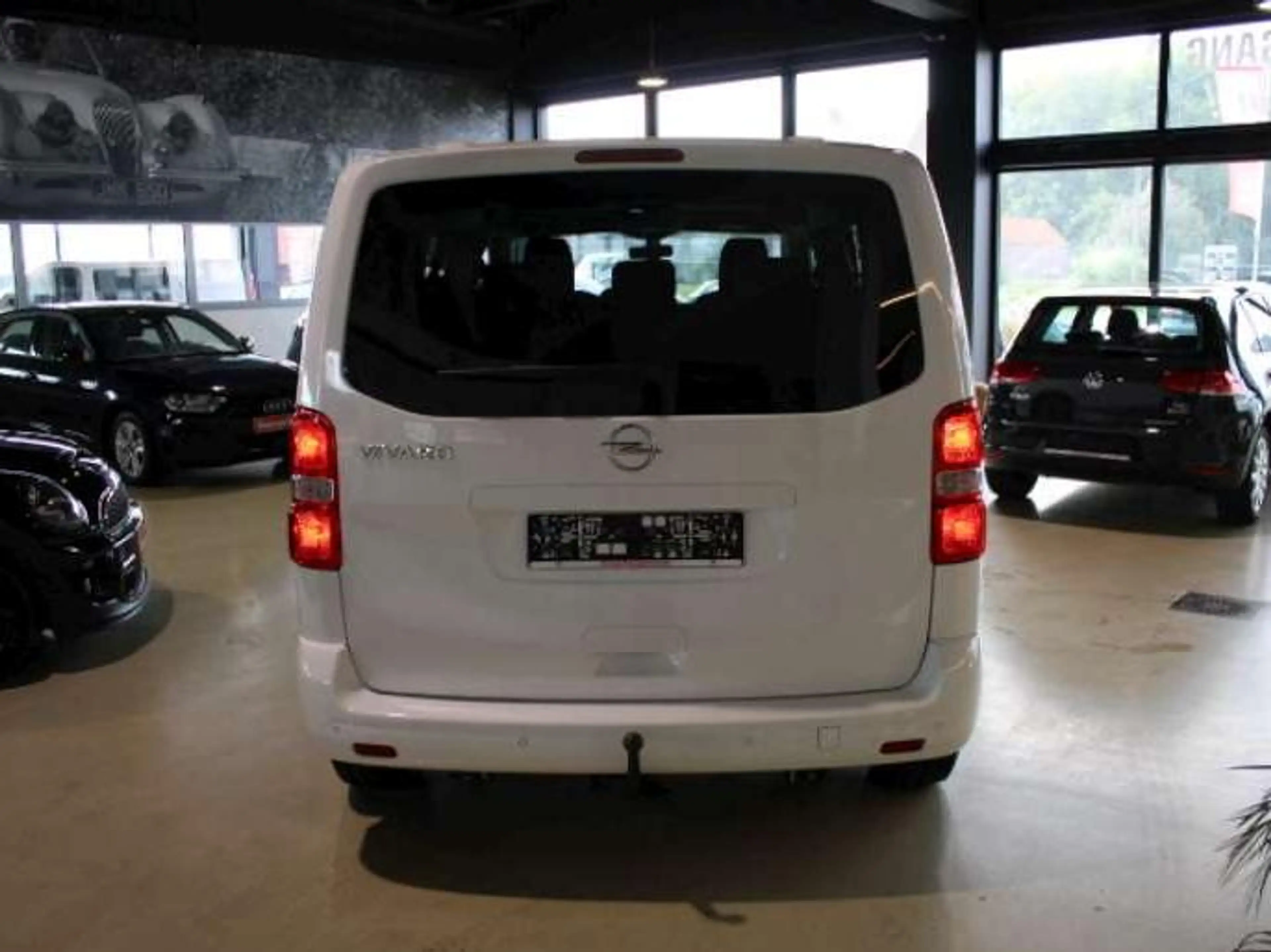 Opel Zafira Life vivaro minibus 8 pl — photo 6