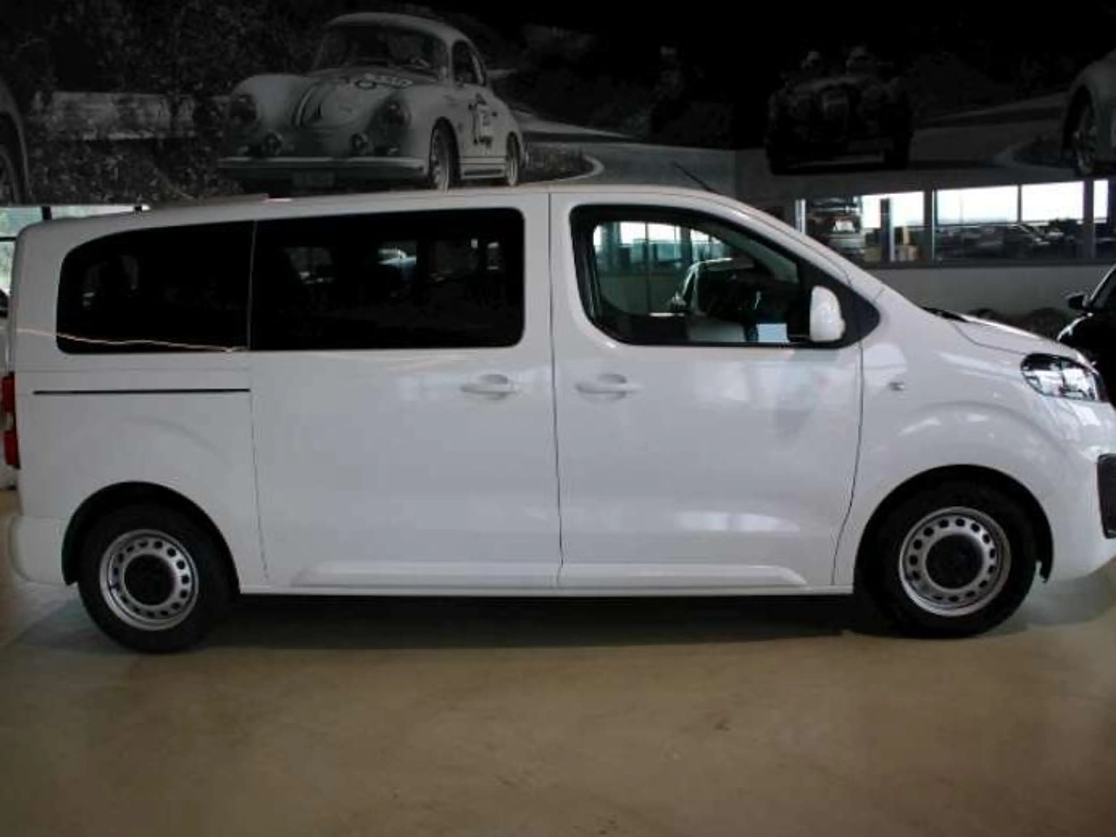 Opel Zafira Life vivaro minibus 8 pl — photo 4