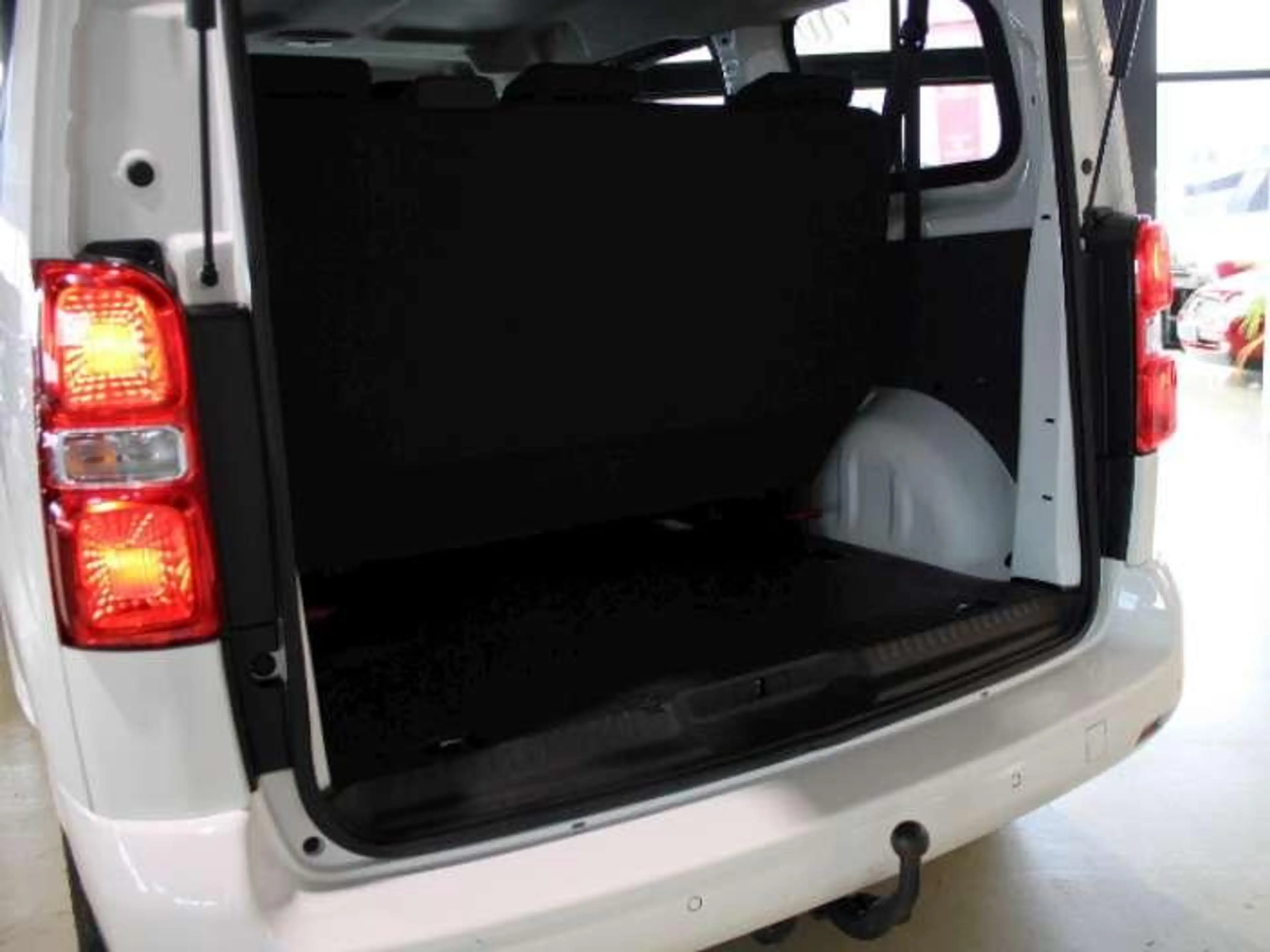 Opel Zafira Life vivaro minibus 8 pl — photo 12