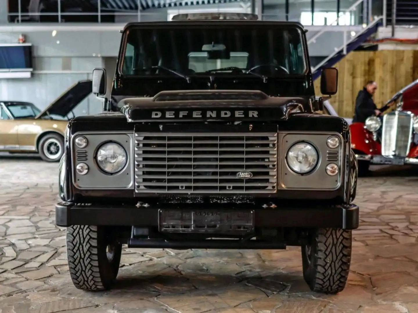 Land Rover Defender Defender 90 TD4 SE Exklusiv Noir - 1