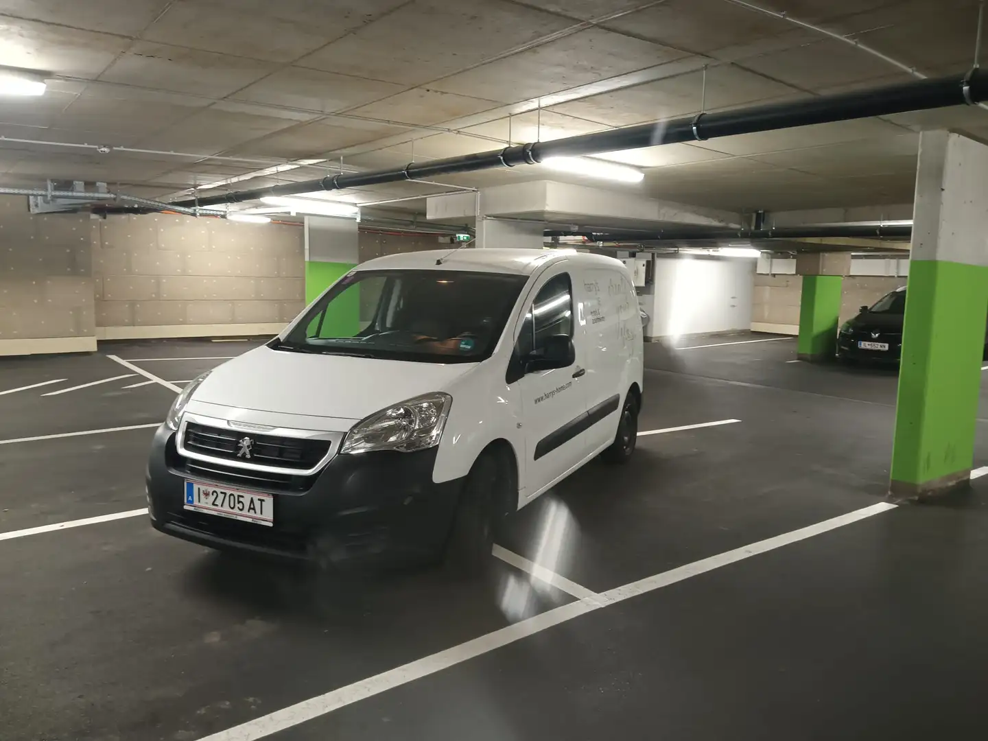 Peugeot Partner Partner Family Komfort 2,0 HDI Weiß - 1