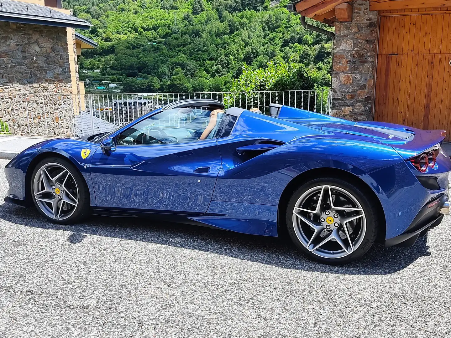 Ferrari F8 Spider Bleu - 1