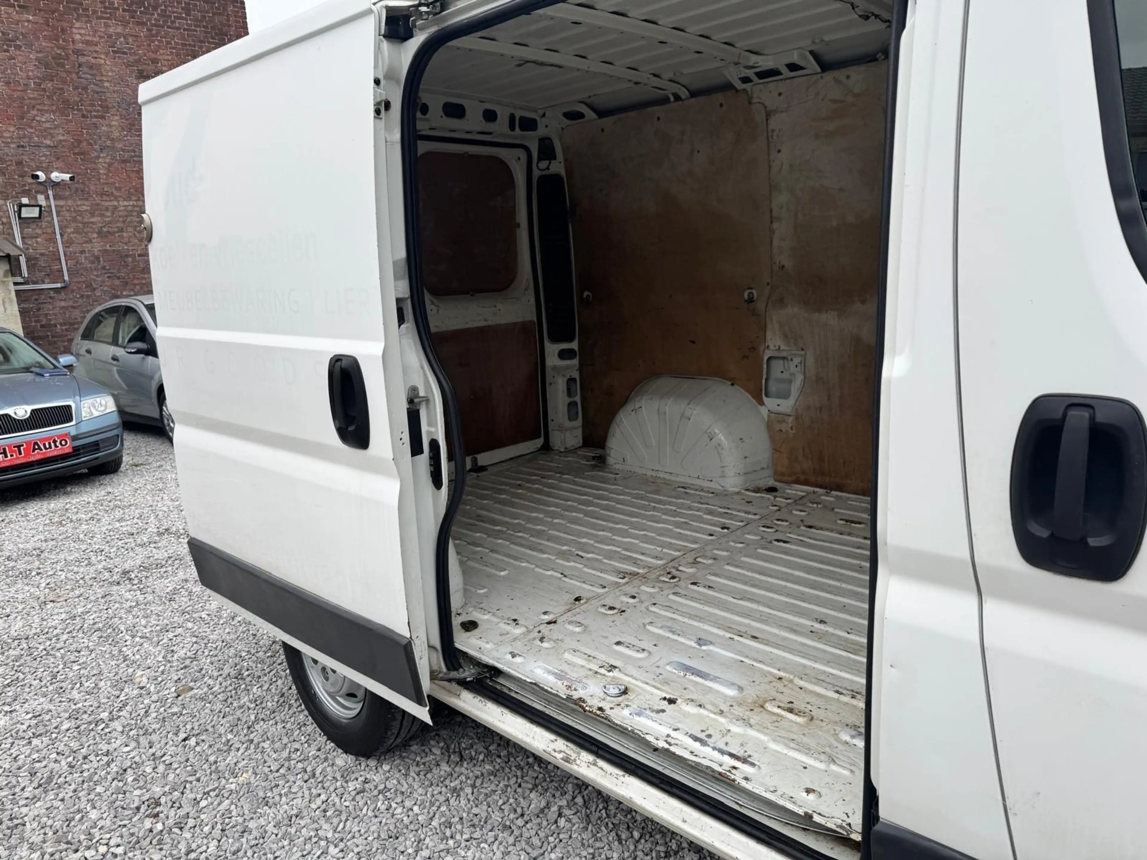 Peugeot Boxer 2.2 HDi L1H1 — photo 9