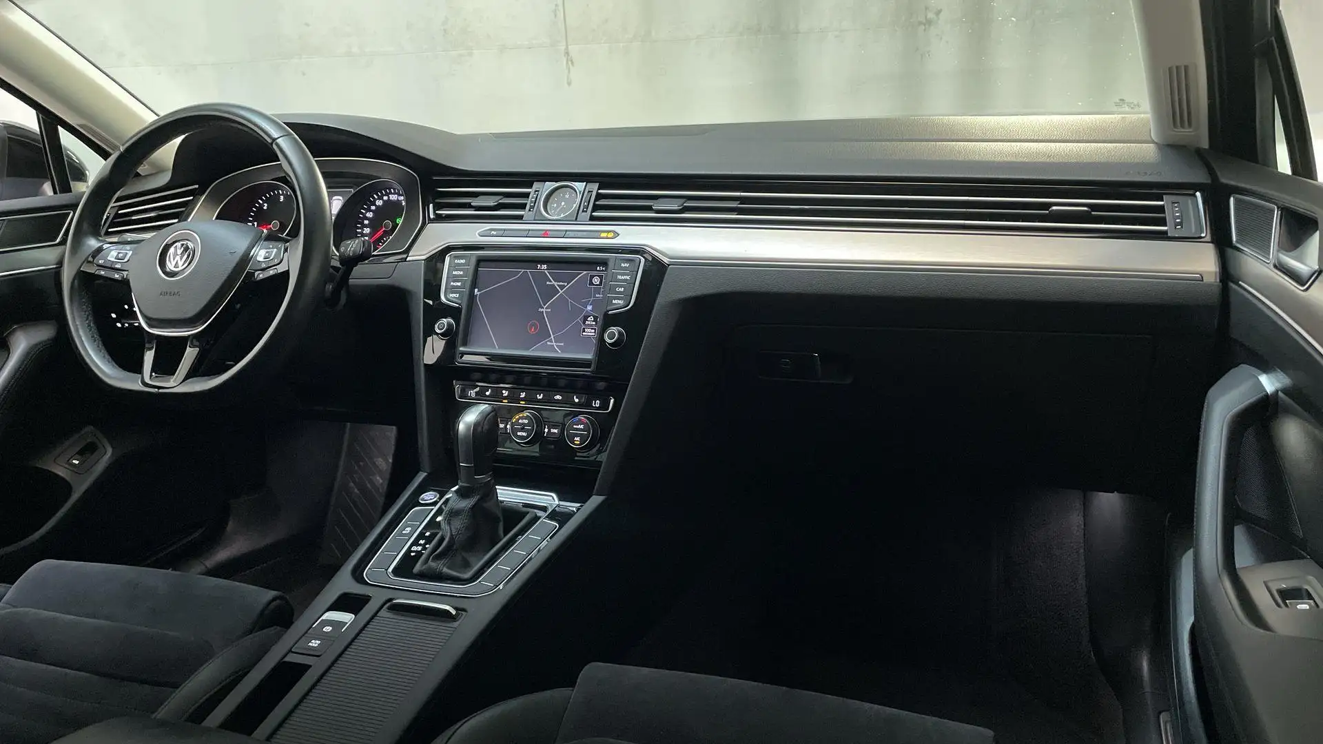 Volkswagen Passat Variant 1.6 TDI DSG Highline Leder-Alcantara Camera Naviga Чорний - 2
