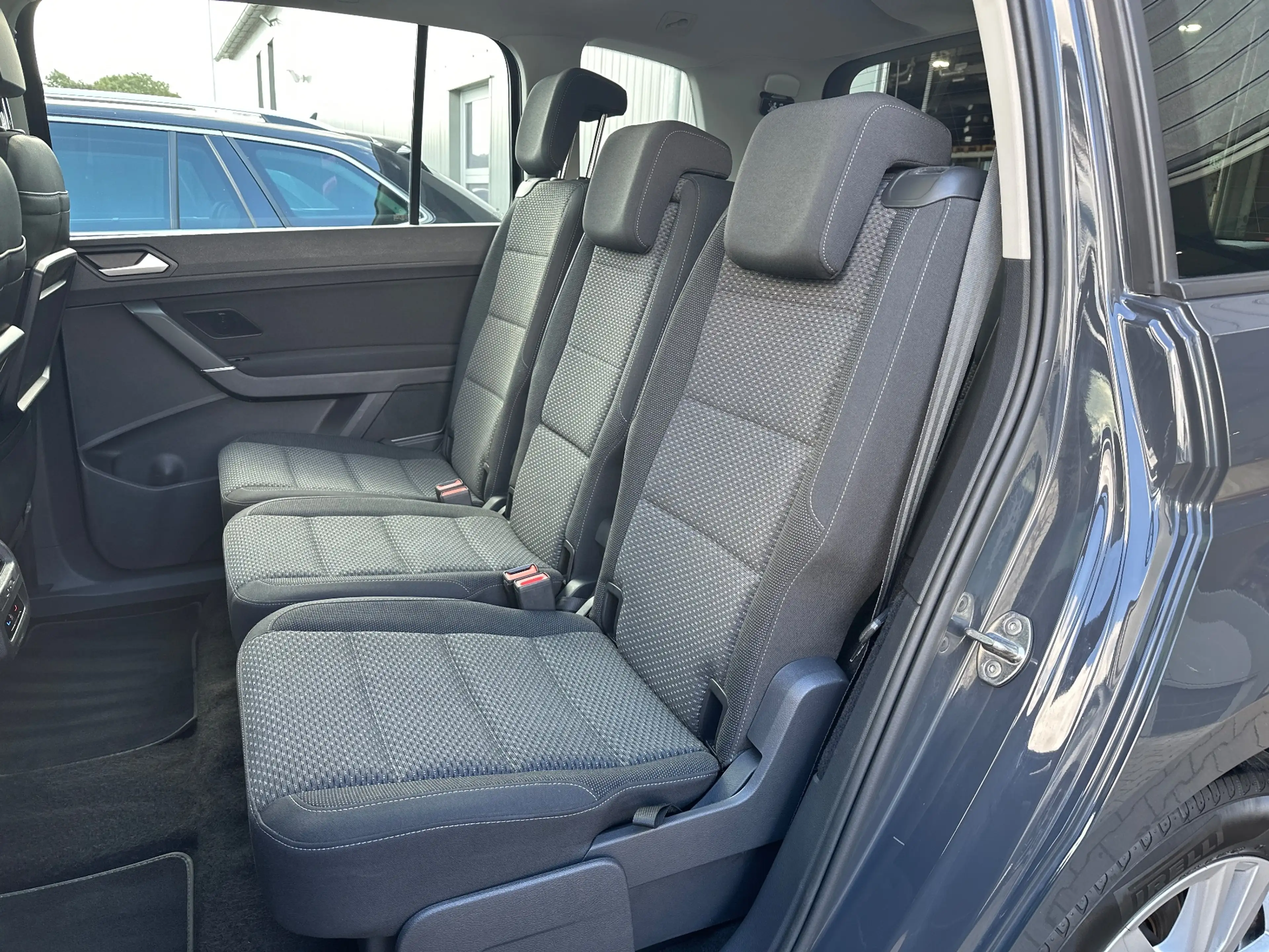 Volkswagen Touran 2.0 TDI DSG CL 7-Sitzer NAV+LED+ACC+PANO — photo 13