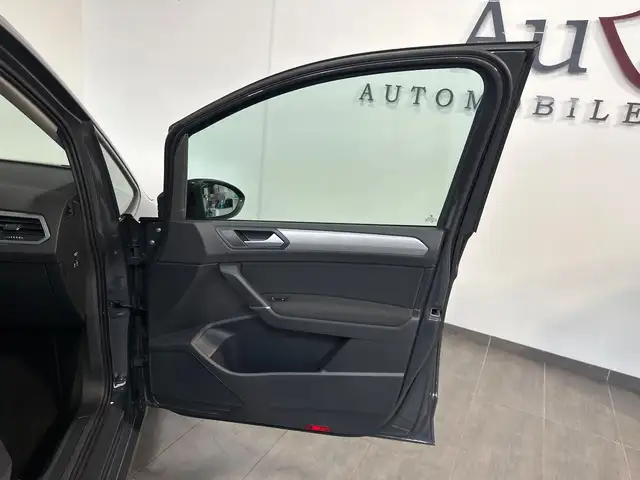 Volkswagen Touran view 7