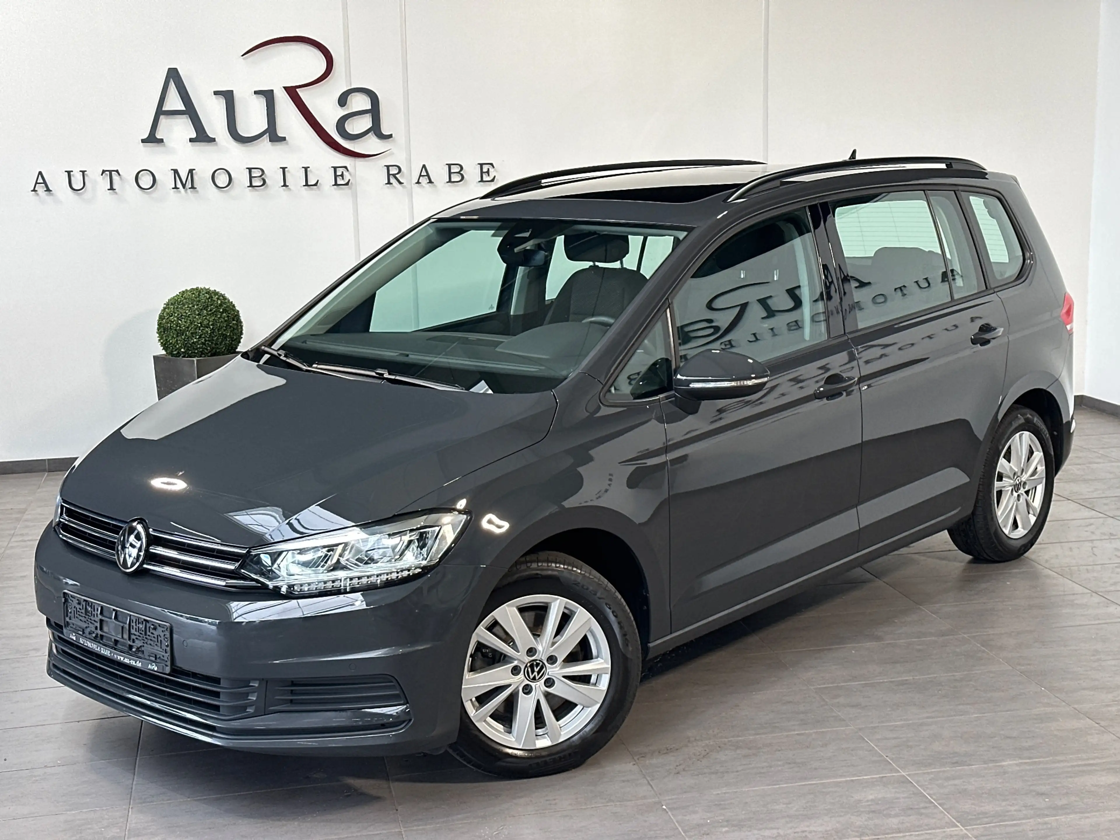 Volkswagen Touran 2.0 TDI DSG CL 7-Sitzer NAV+LED+ACC+PANO — photo 2