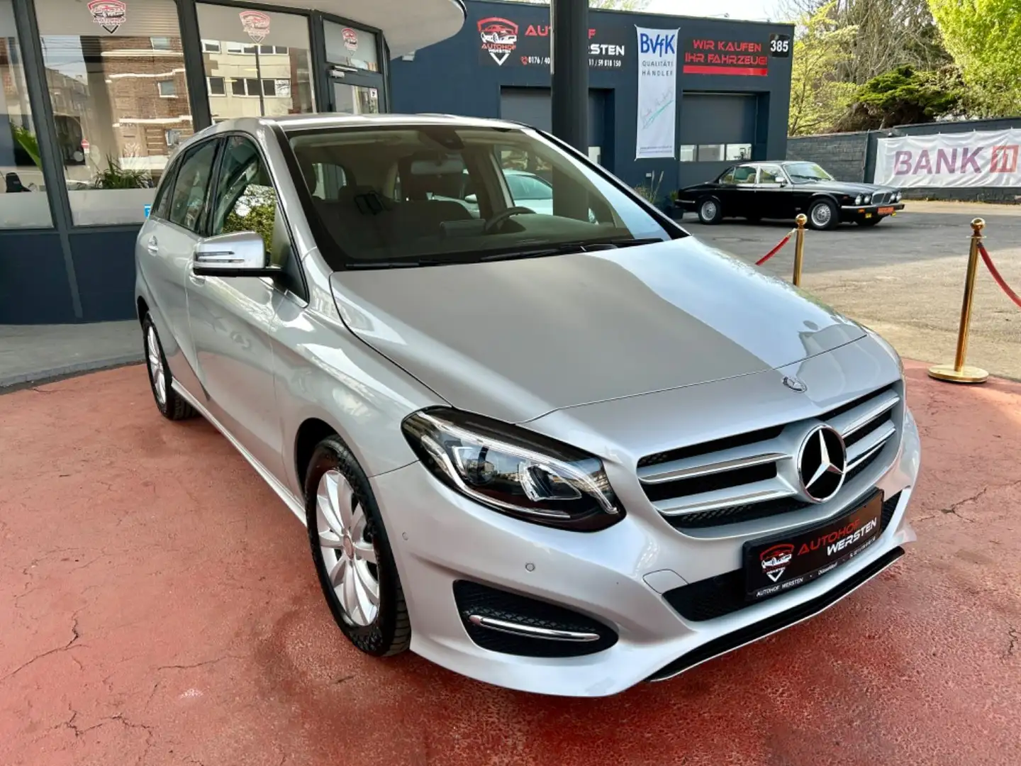 Mercedes-Benz B 220 B -Klasse B 220 4Matic Style 1. Hand Plateado - 1