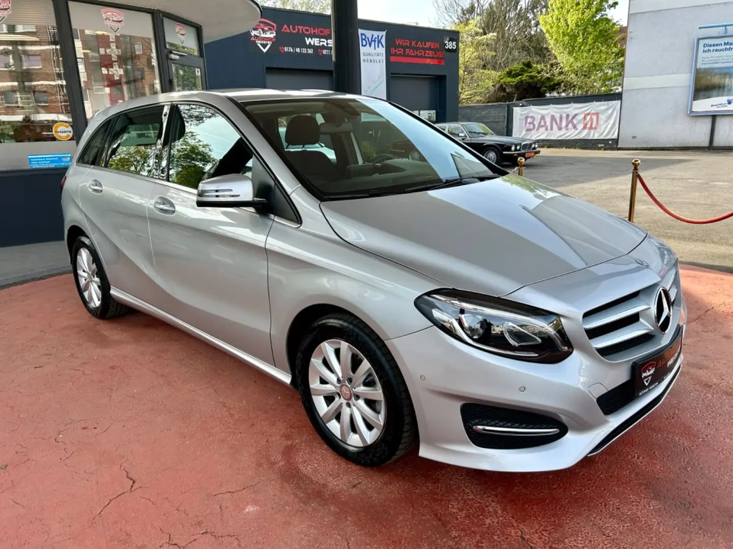 Mercedes-Benz B 220 B -Klasse B 220 4Matic Style 1. Hand Plateado - 2