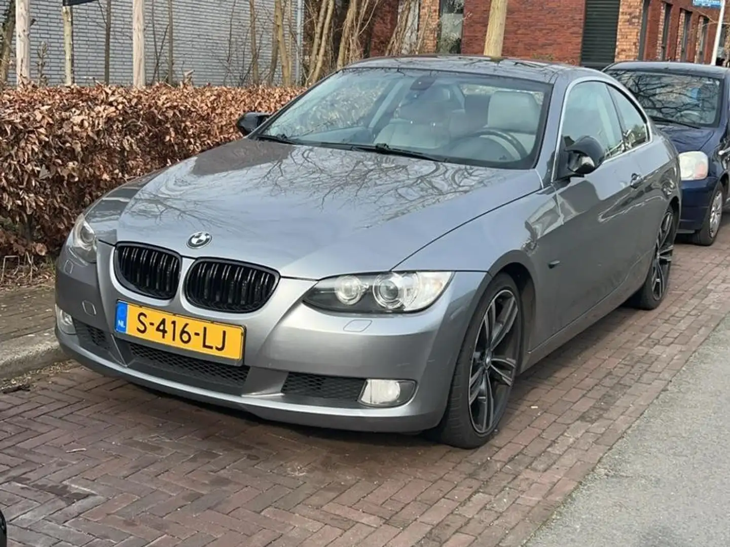BMW 325 325i High Executive Gümüş rengi - 1