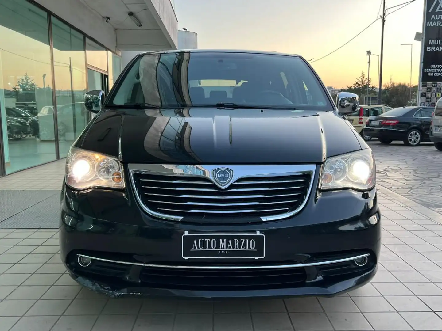 Lancia Voyager 2.8L Platinum 177cv(178) auto E5+ Nero - 1