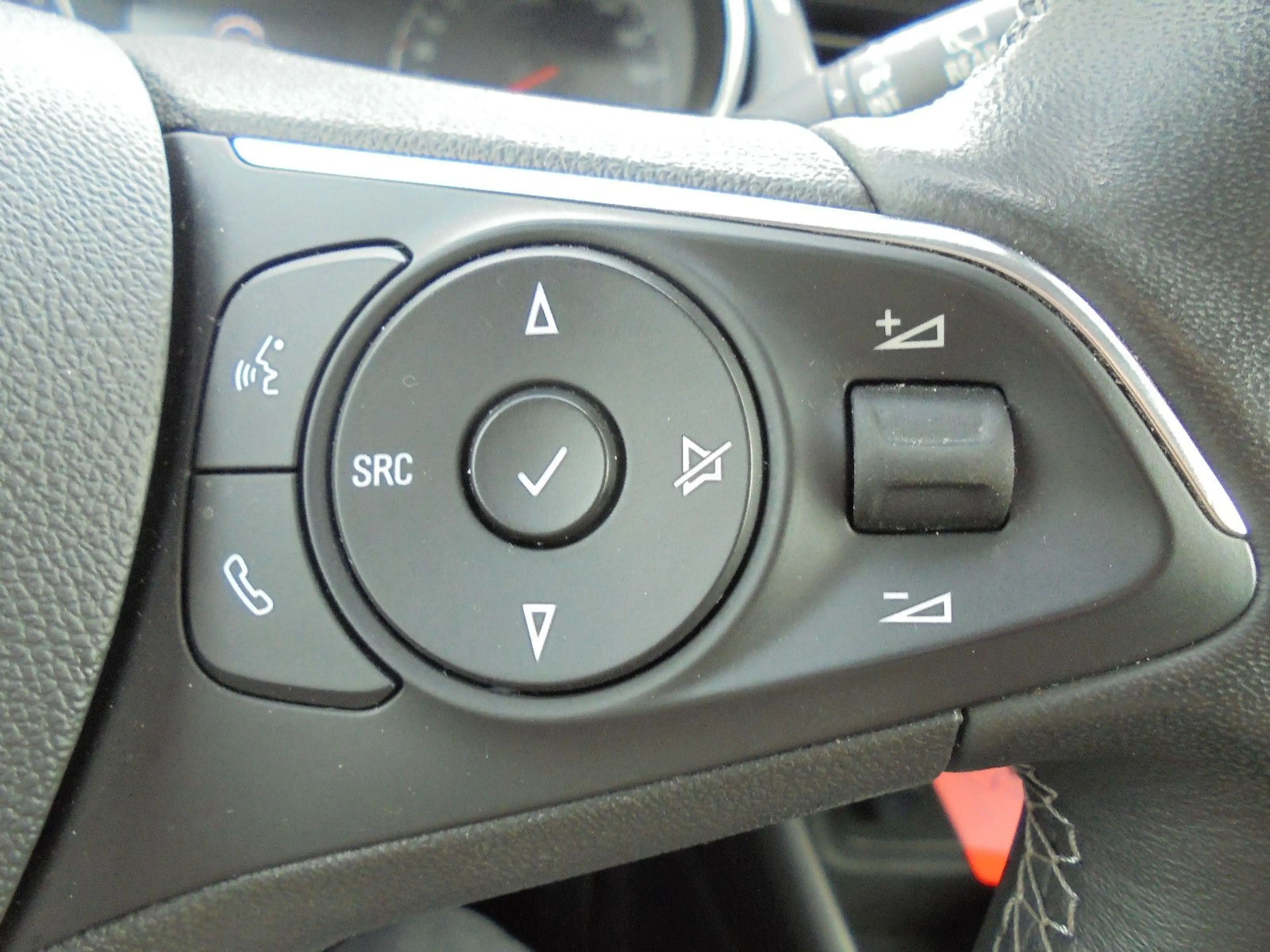 Opel Crossland X 1.2 16V Elegance SUV 1. Hand Navi — photo 14