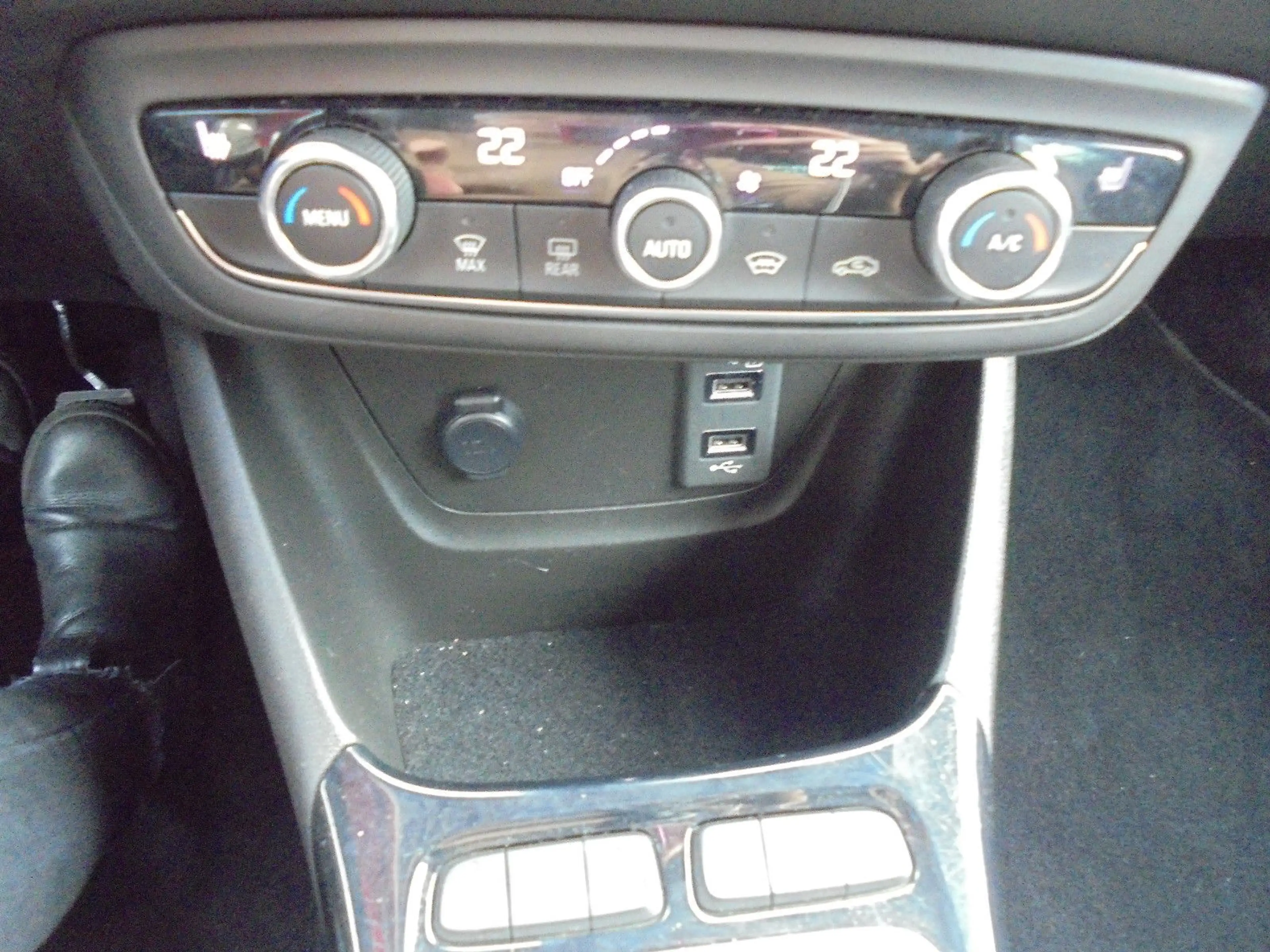 Opel Crossland X 1.2 16V Elegance SUV 1. Hand Navi — photo 12