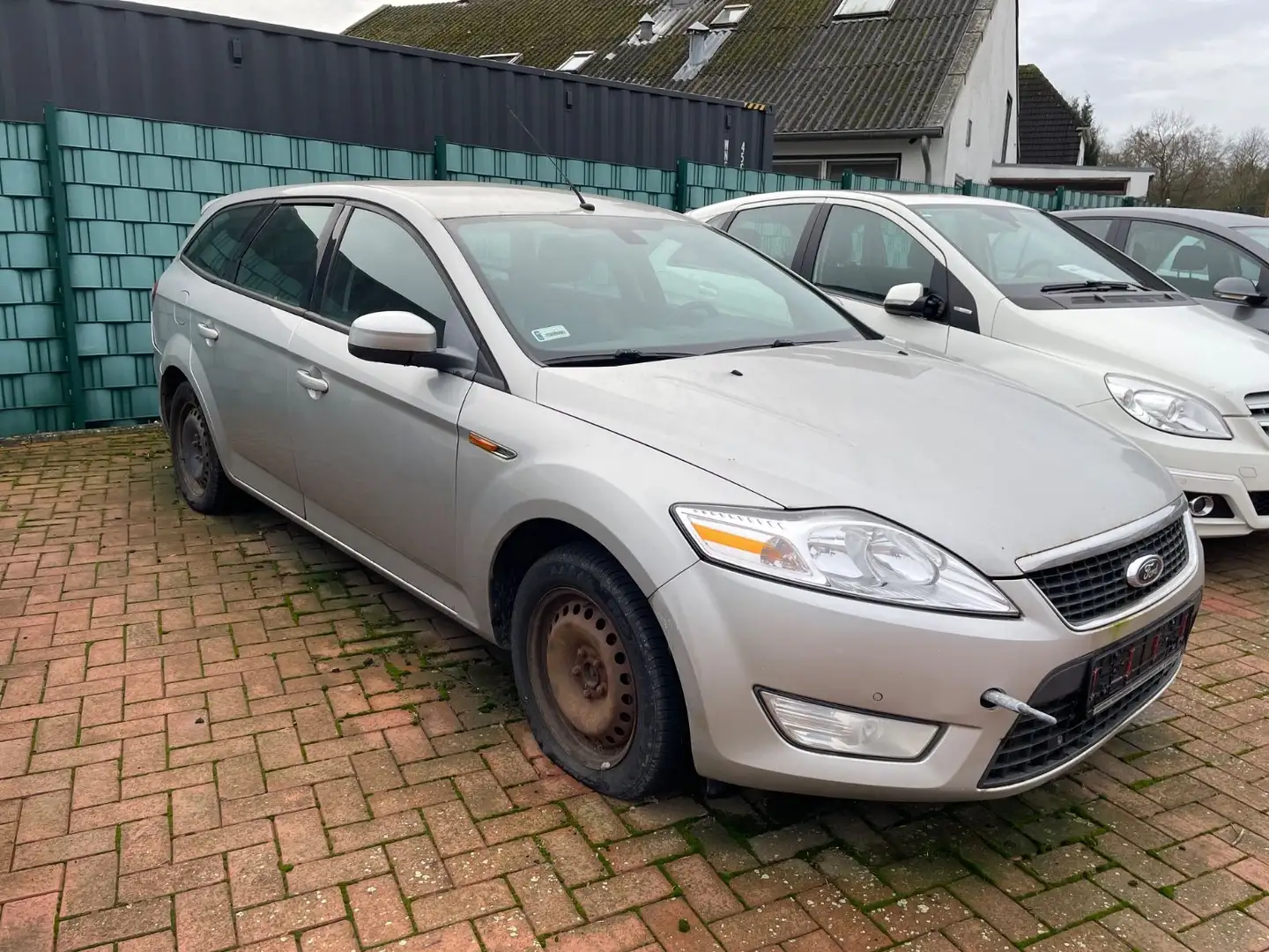 Ford Mondeo Turnier Trend Motorschaden Zilver - 1