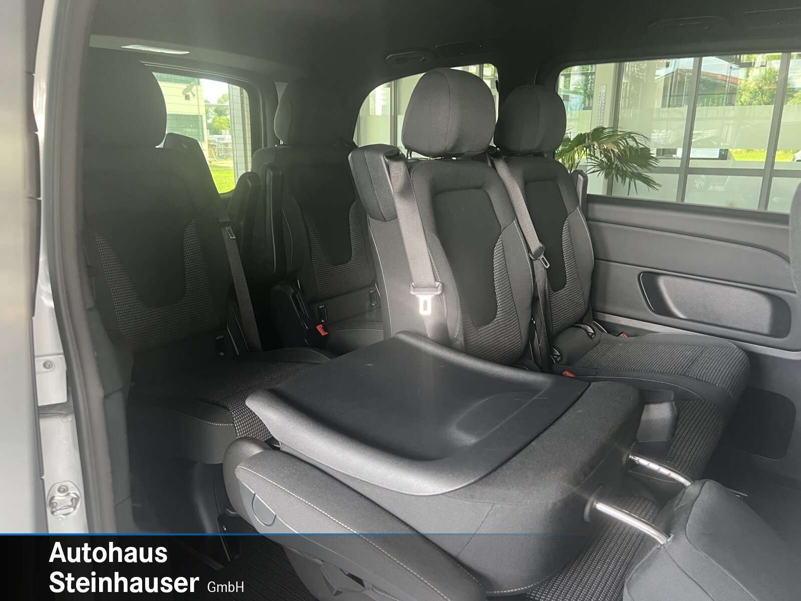 Mercedes-Benz V 220