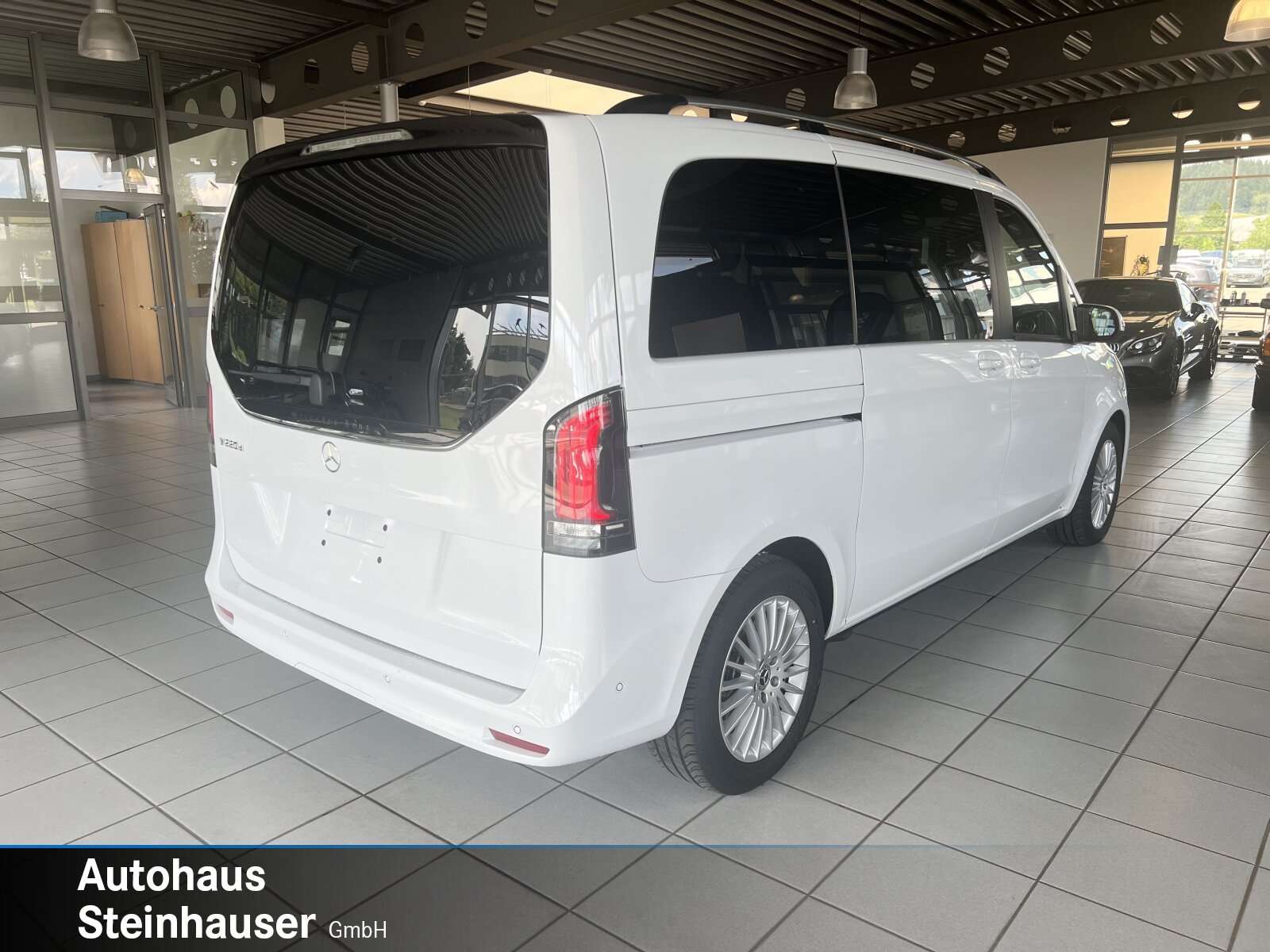 Mercedes-Benz V 220
