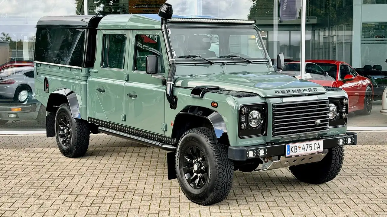 Land Rover Defender