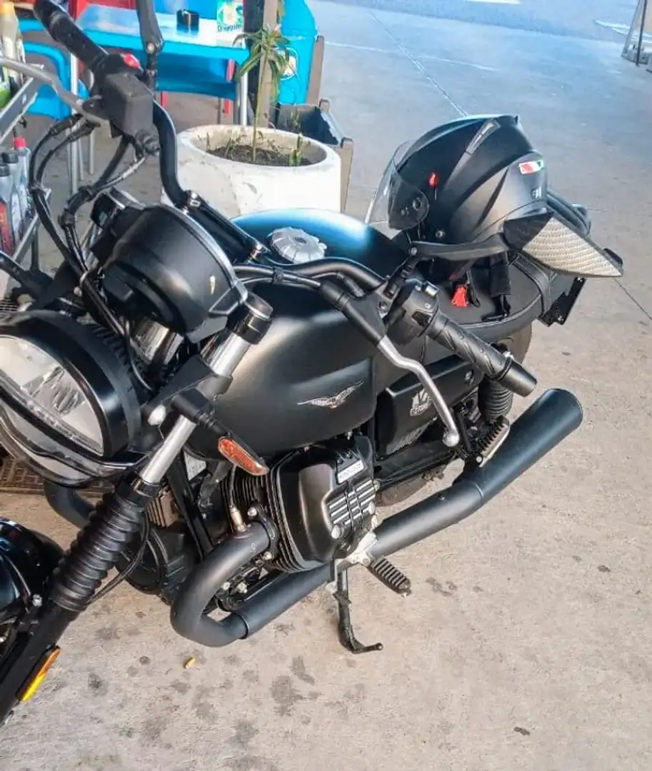 Moto Guzzi V 7 Centenario Negru - 2