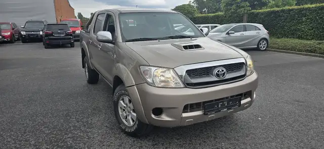 Toyota Hilux 2.5 D-4D 4WD S