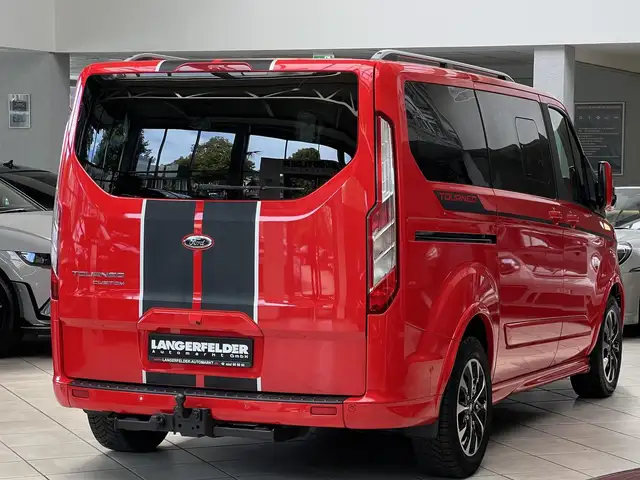 Ford Tourneo Custom view 3