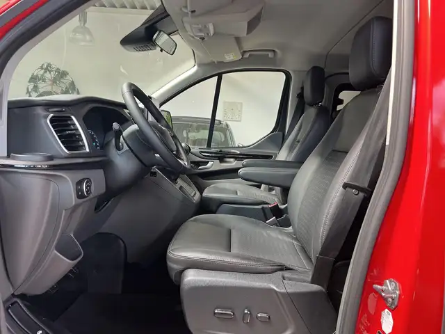 Ford Tourneo Custom view 13