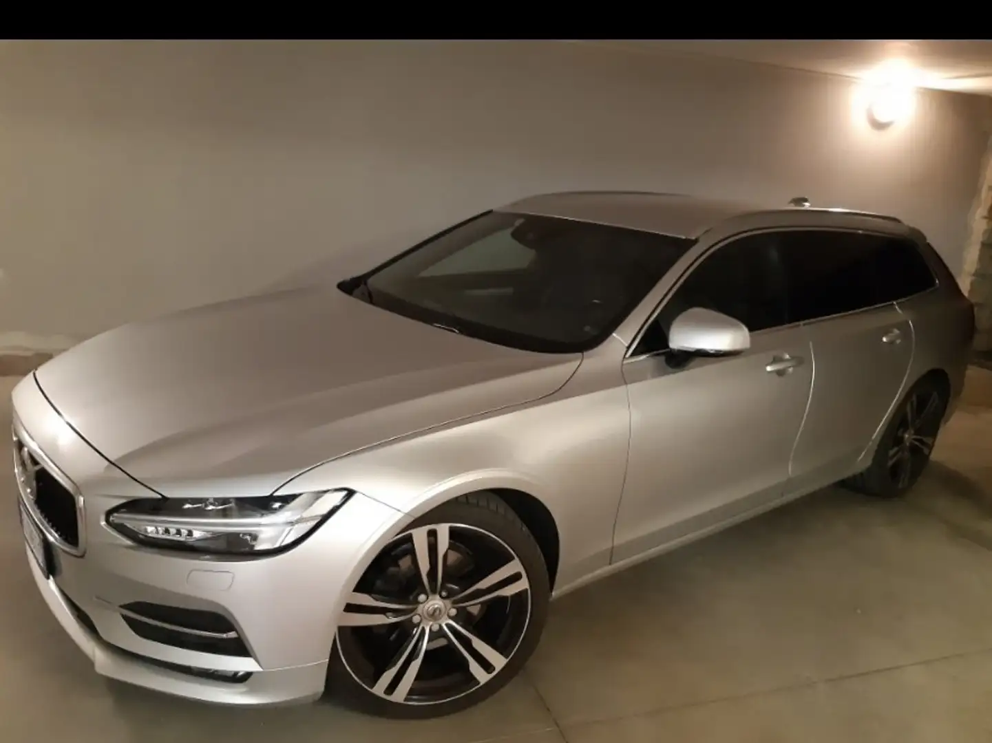 Volvo V90 2.0 d4 Momentum awd geartronic Argent - 2
