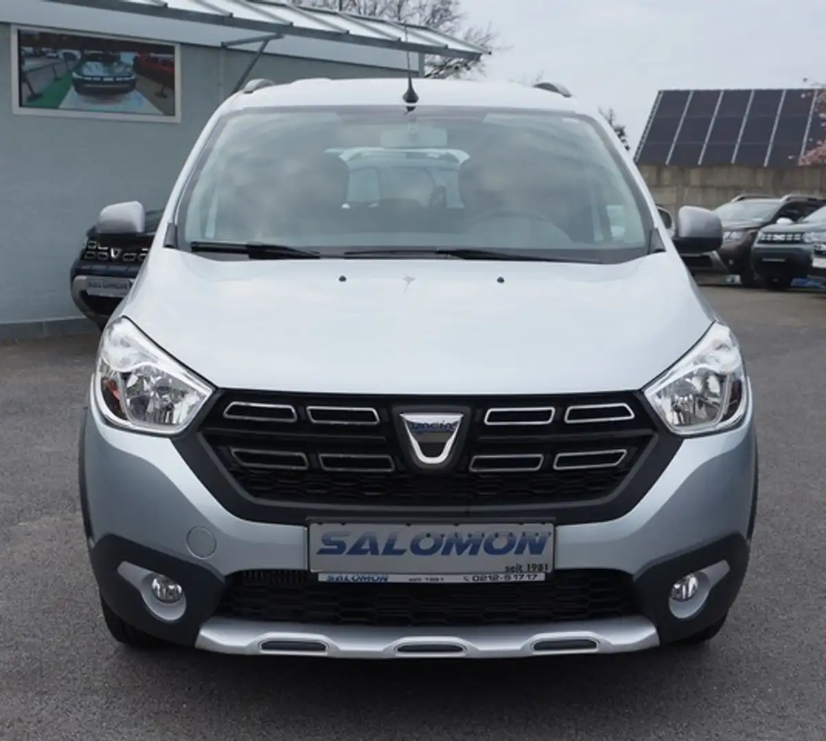 Dacia Lodgy Stepway 1.6  7-Sitzer KLIM NAVI+PDC*ALLWETTER Silber - 2