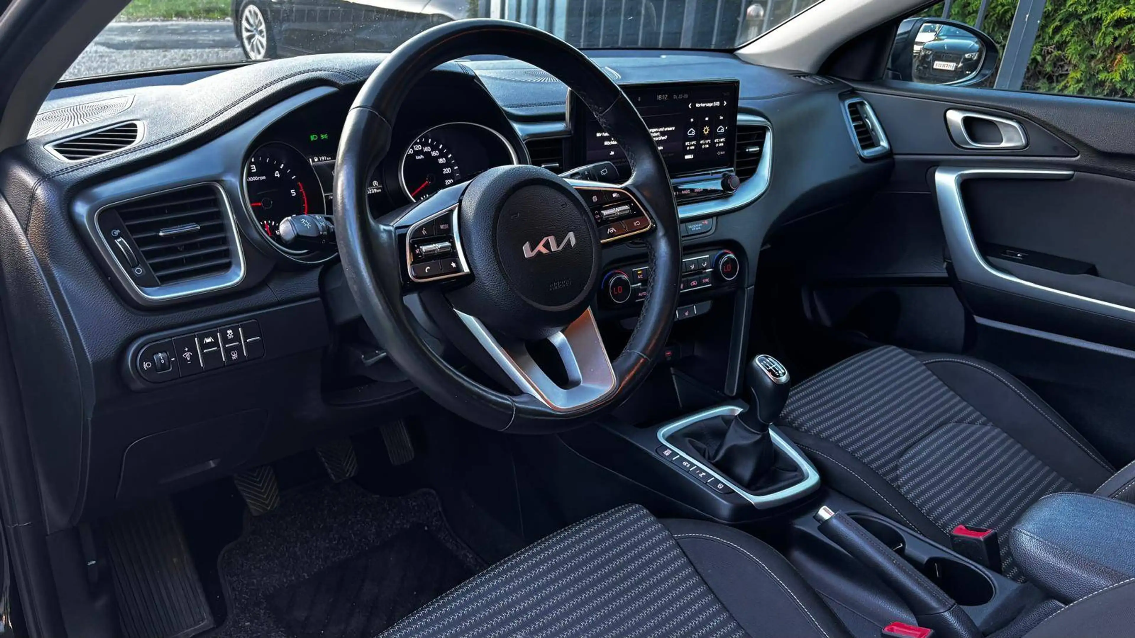 Kia Ceed SW / cee'd SW Ceed SW 1,6 CRDi Silber 48V *1.Besitz*Kamera*Navi* — photo 10