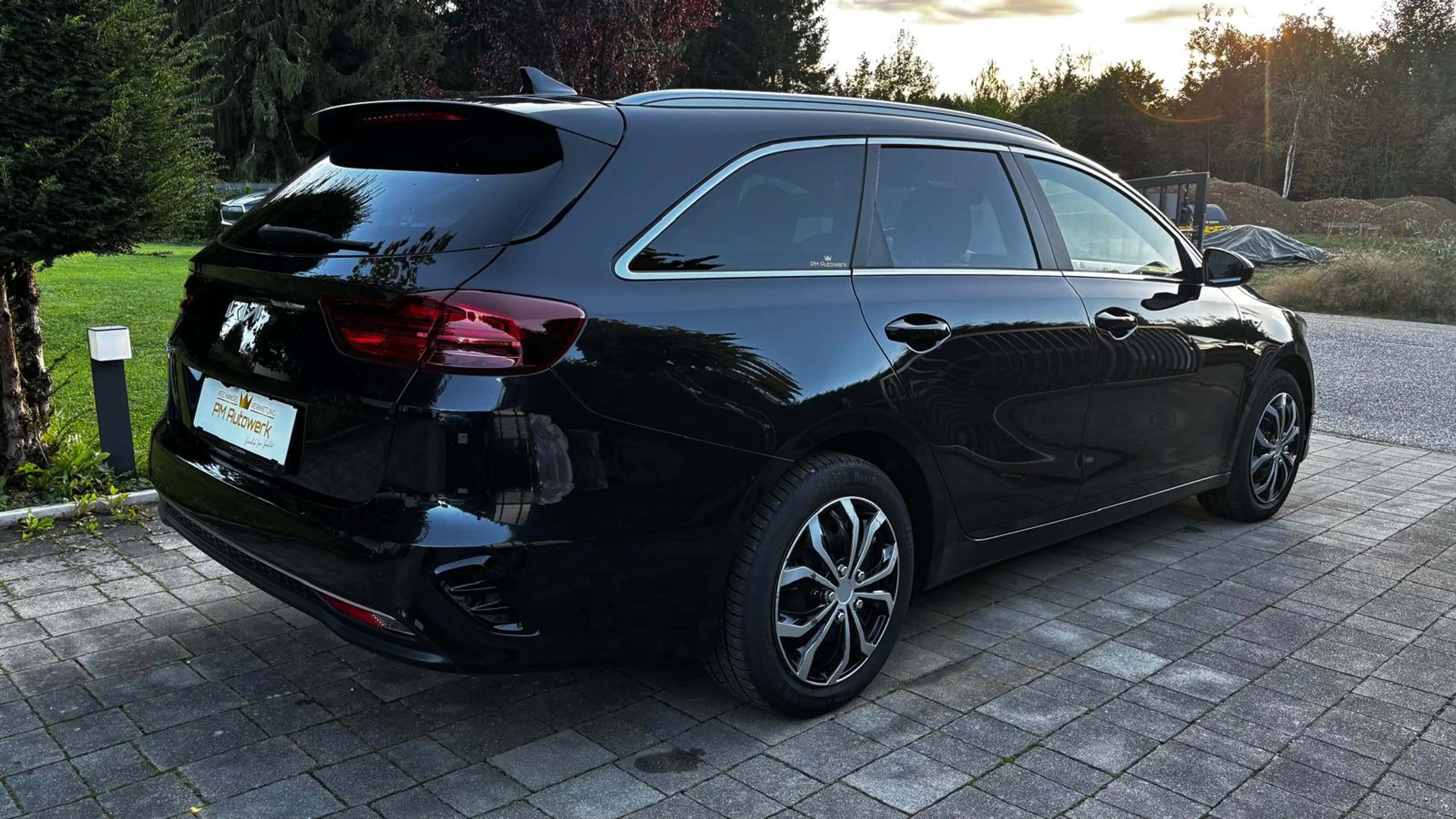 Kia Ceed SW / cee'd SW Ceed SW 1,6 CRDi Silber 48V *1.Besitz*Kamera*Navi* — photo 3